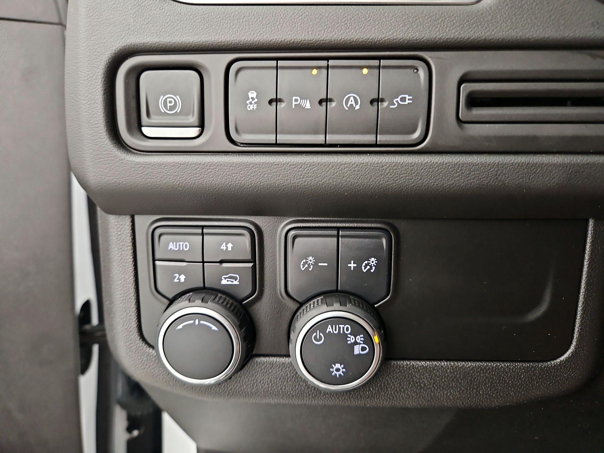 Thumbnail: 2021 Chevrolet Suburban - 13