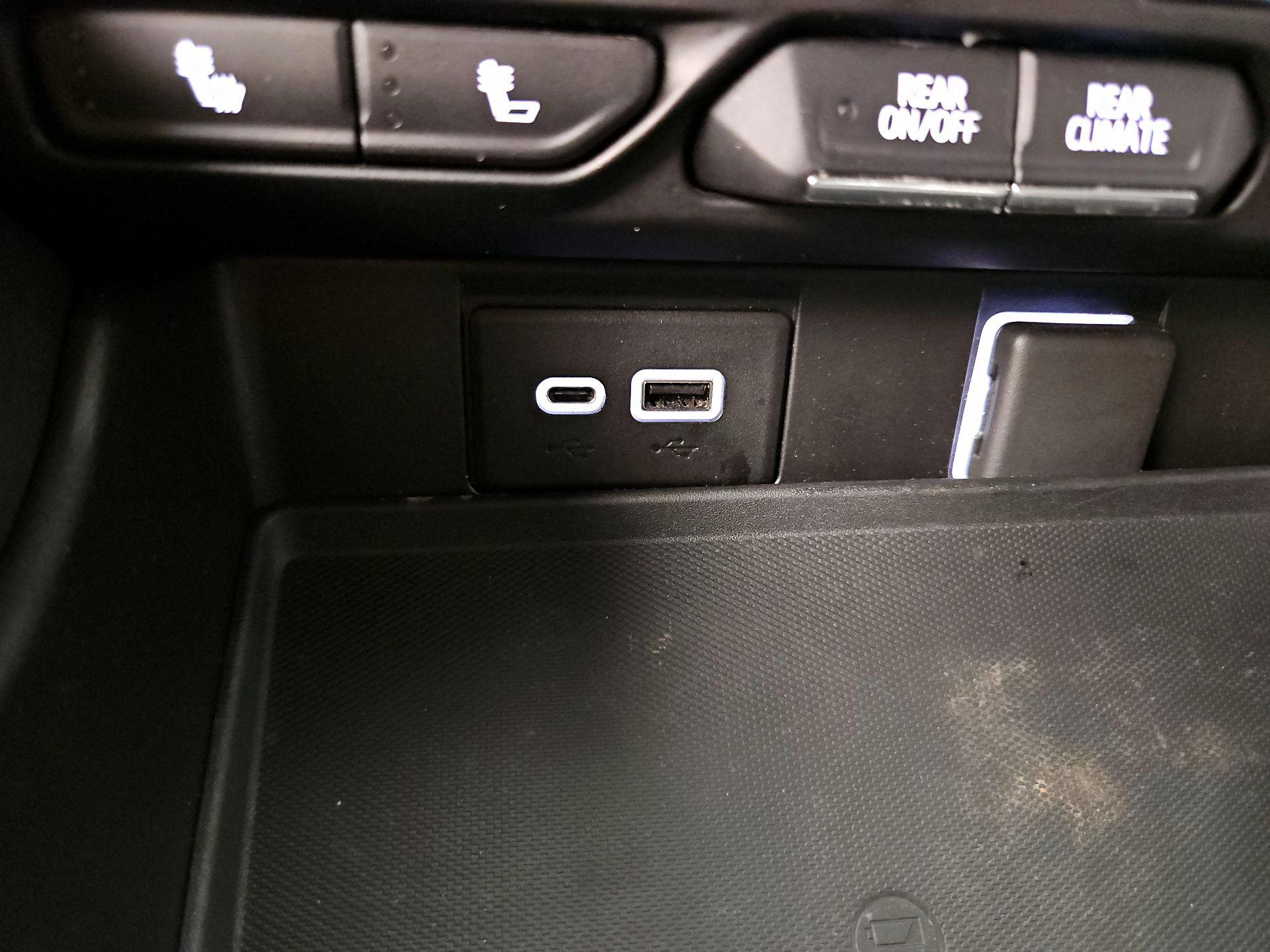 Thumbnail: 2021 Chevrolet Suburban - 18