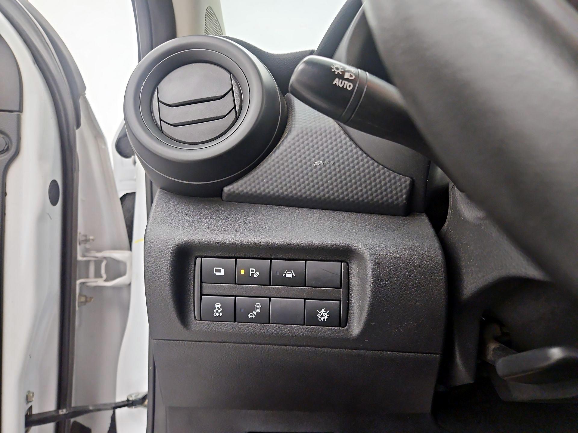 Thumbnail: 2022 Nissan Kicks - 13