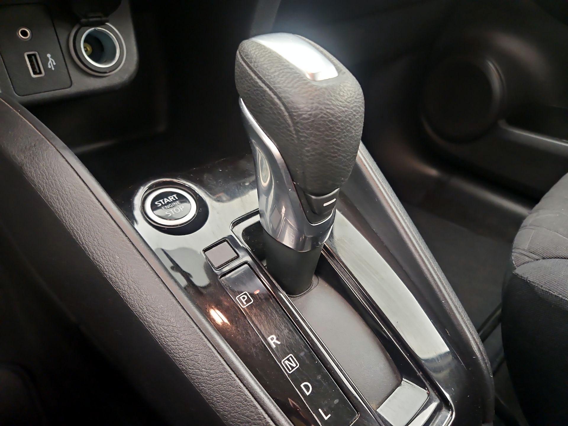 Thumbnail: 2022 Nissan Kicks - 17