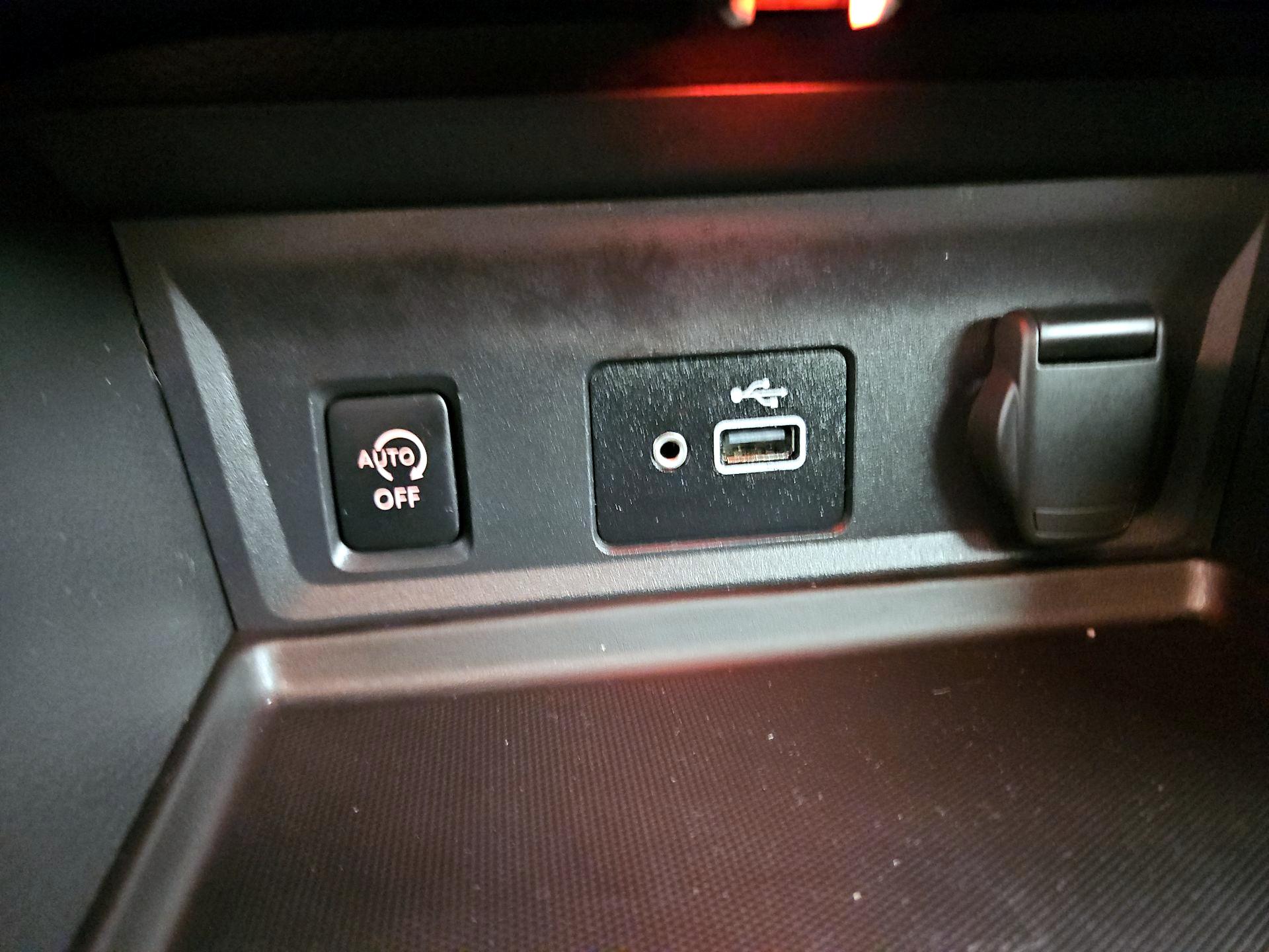 Thumbnail: 2024 Nissan Sentra - 18