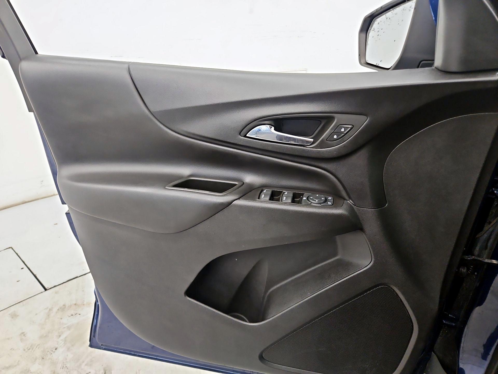 Thumbnail: 2022 Chevrolet Equinox - 12