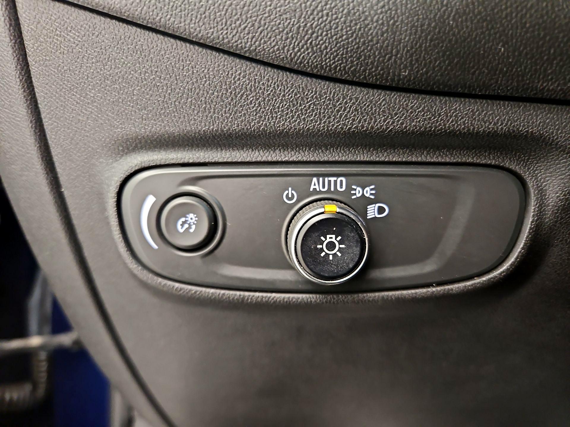 Thumbnail: 2022 Chevrolet Equinox - 13