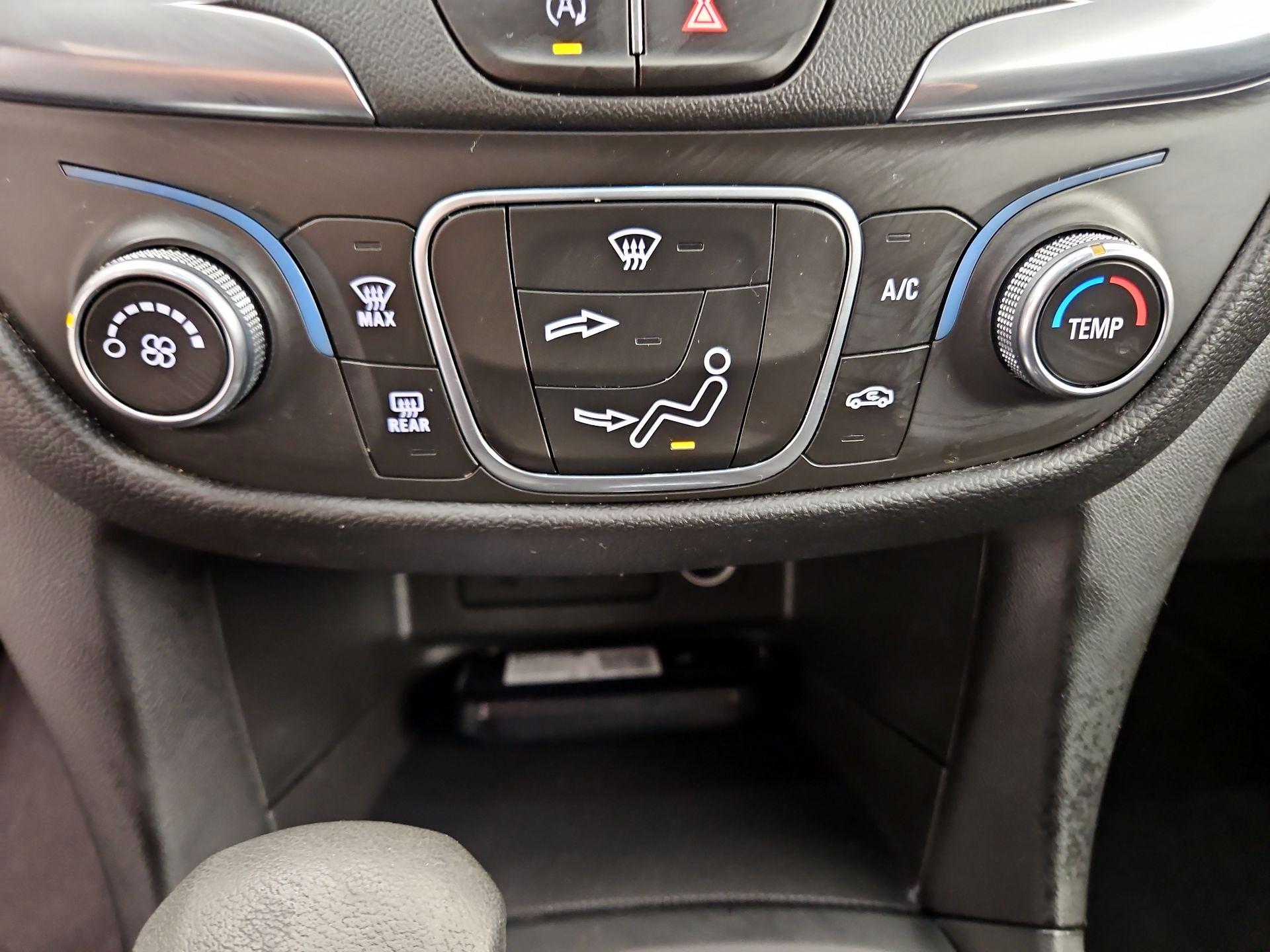 Thumbnail: 2022 Chevrolet Equinox - 16