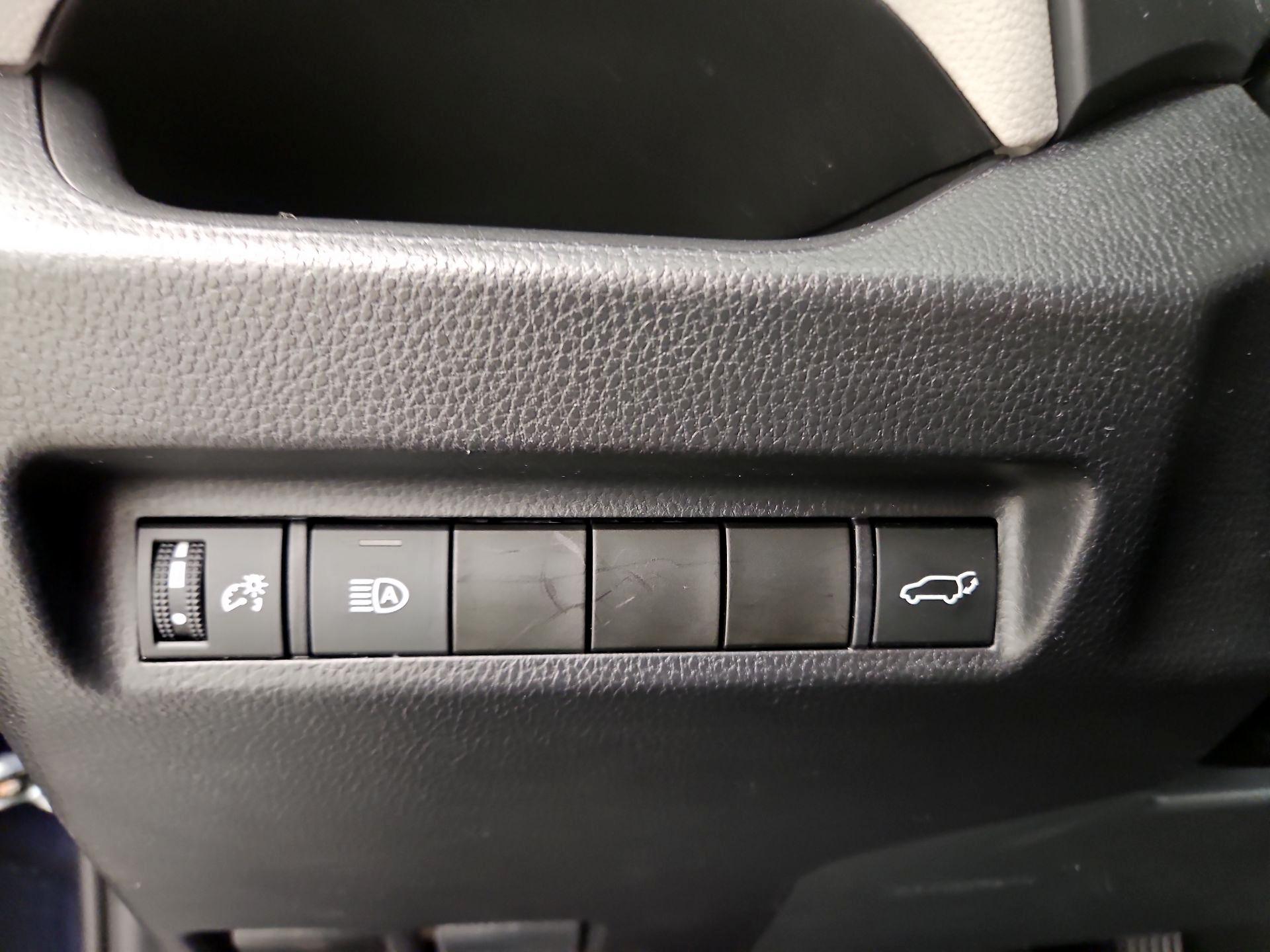 Thumbnail: 2021 Toyota RAV4 - 13