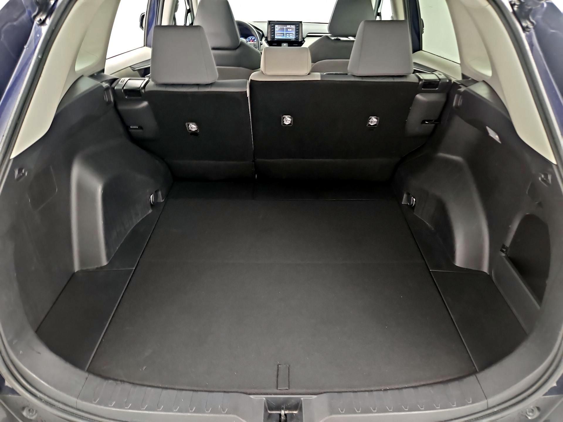 Thumbnail: 2021 Toyota RAV4 - 20