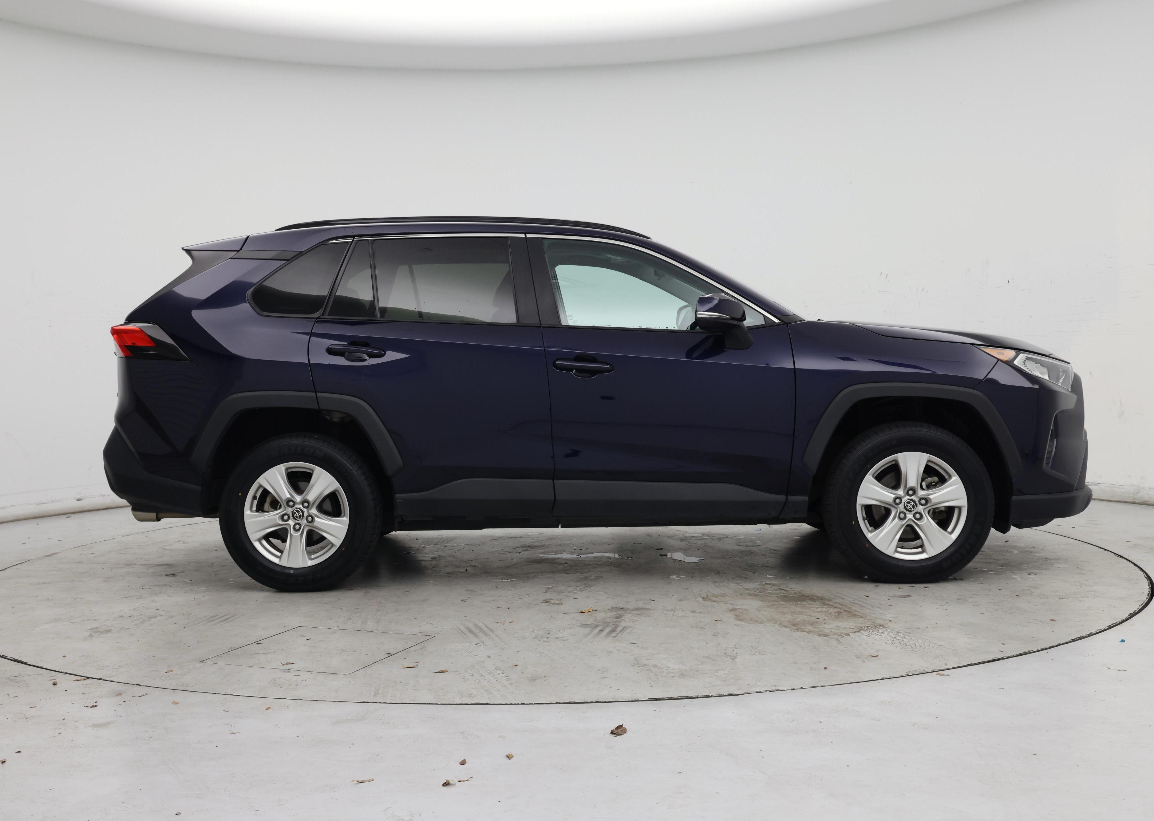 Thumbnail: 2021 Toyota RAV4 - 7