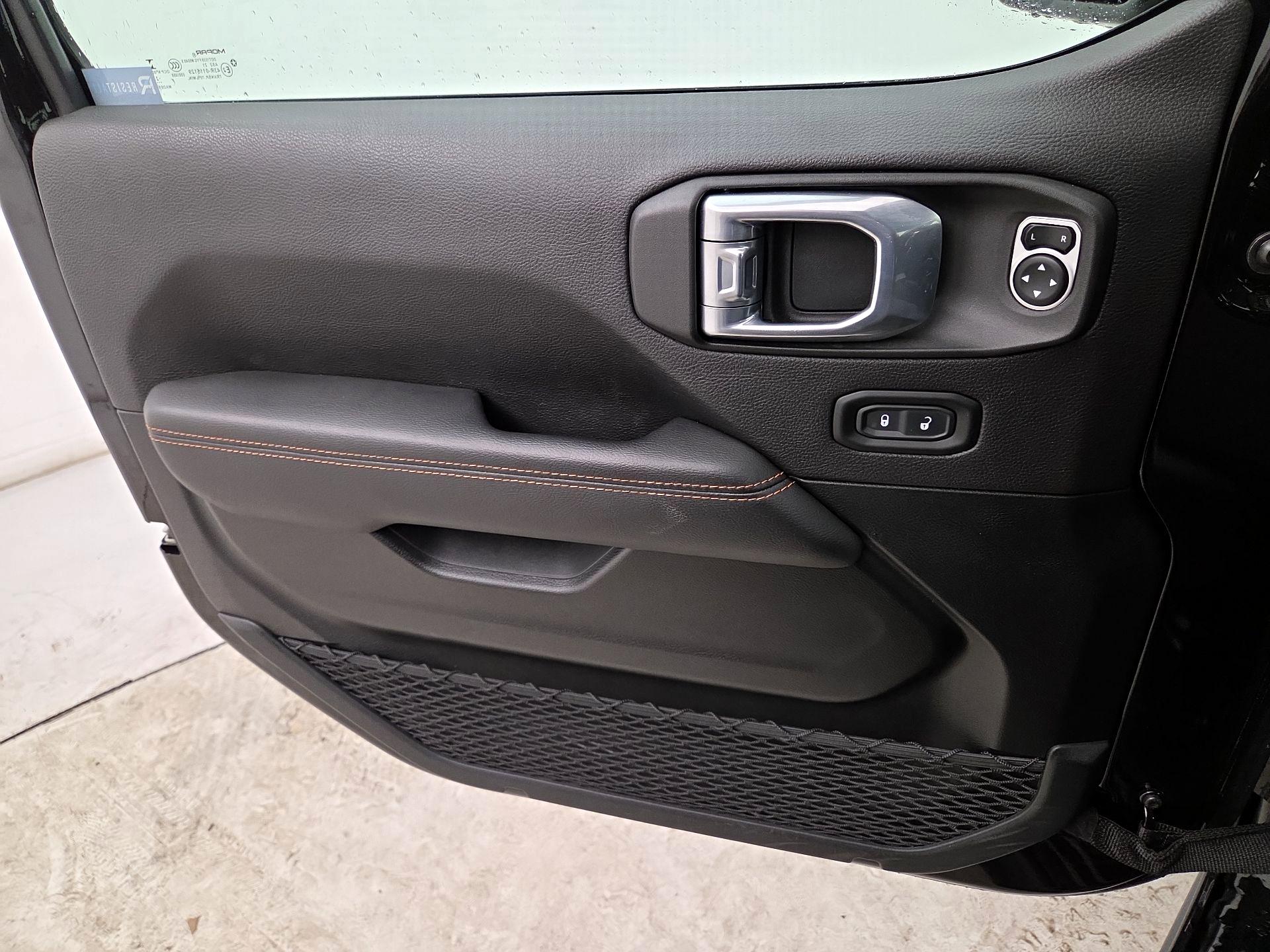 Thumbnail: 2021 Jeep Gladiator - 12