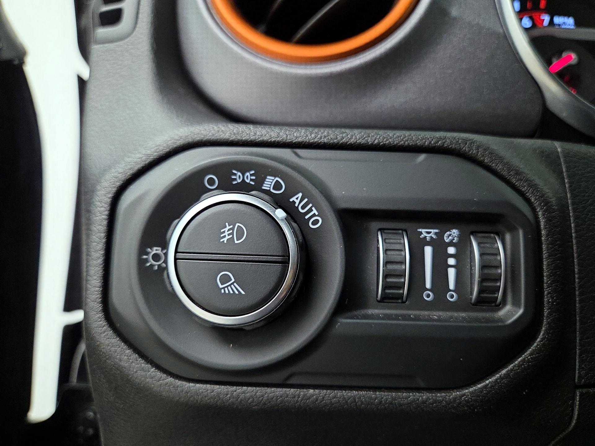 Thumbnail: 2021 Jeep Gladiator - 13