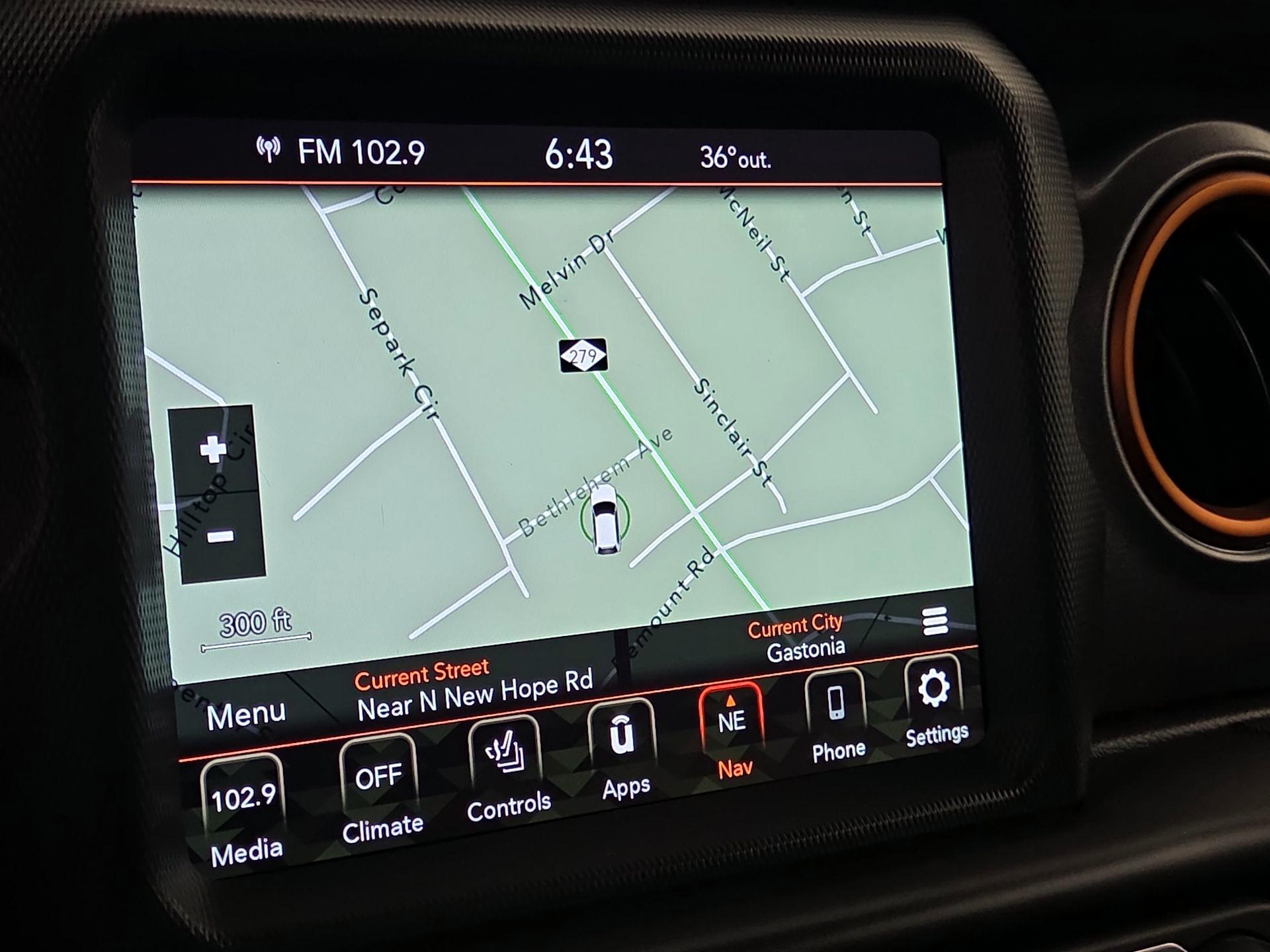 Thumbnail: 2021 Jeep Gladiator - 14