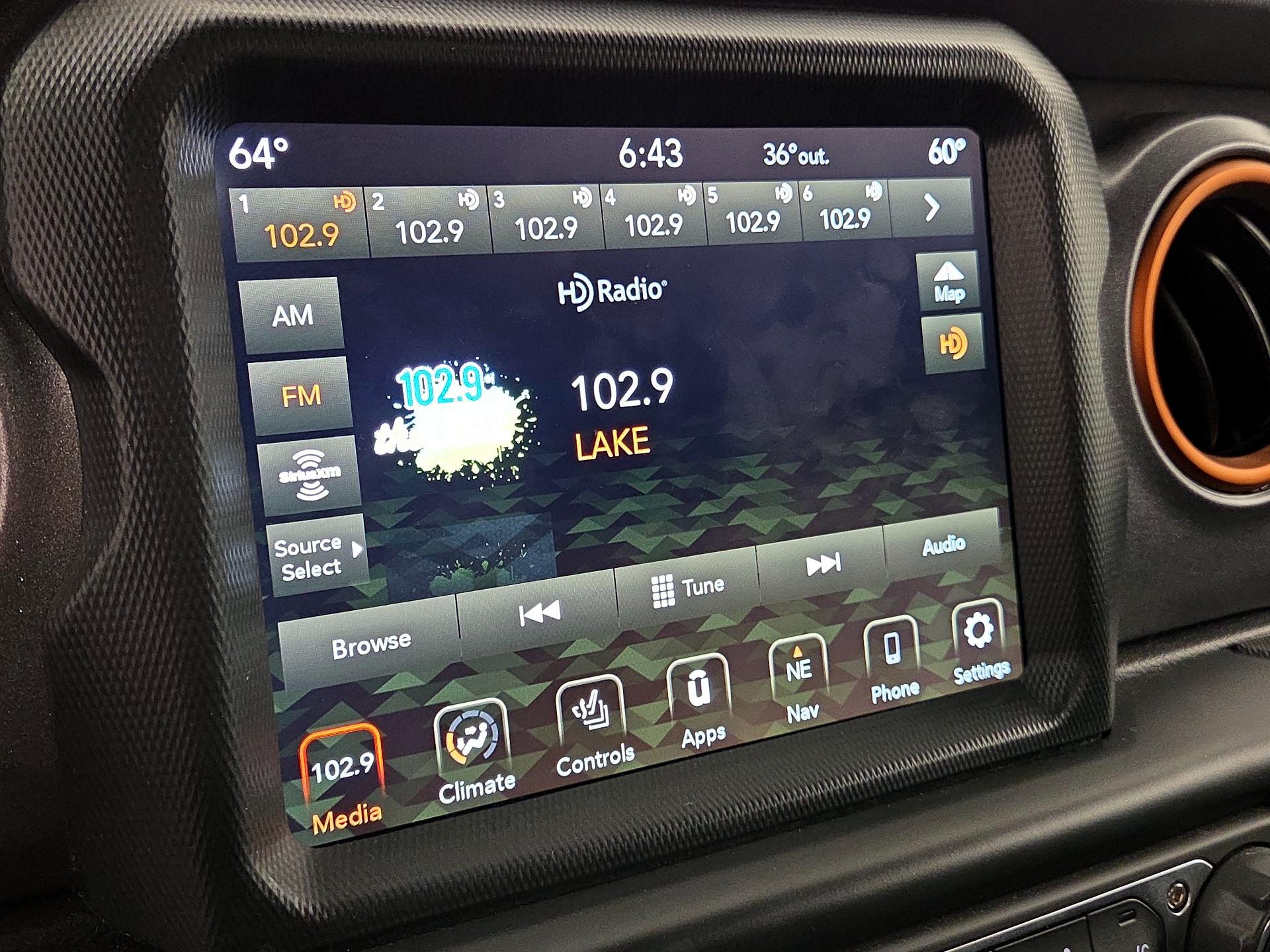 Thumbnail: 2021 Jeep Gladiator - 16