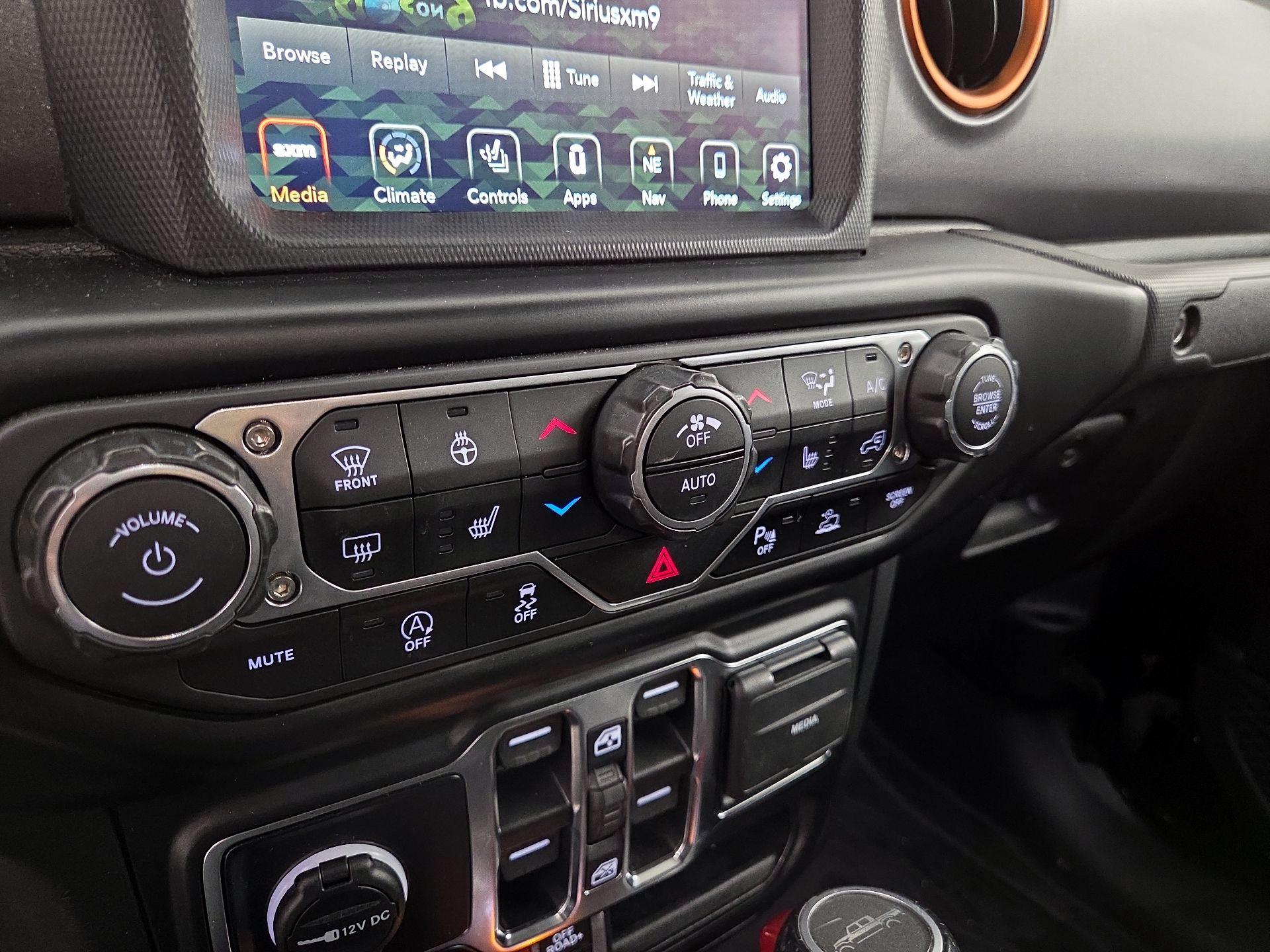 Thumbnail: 2021 Jeep Gladiator - 17