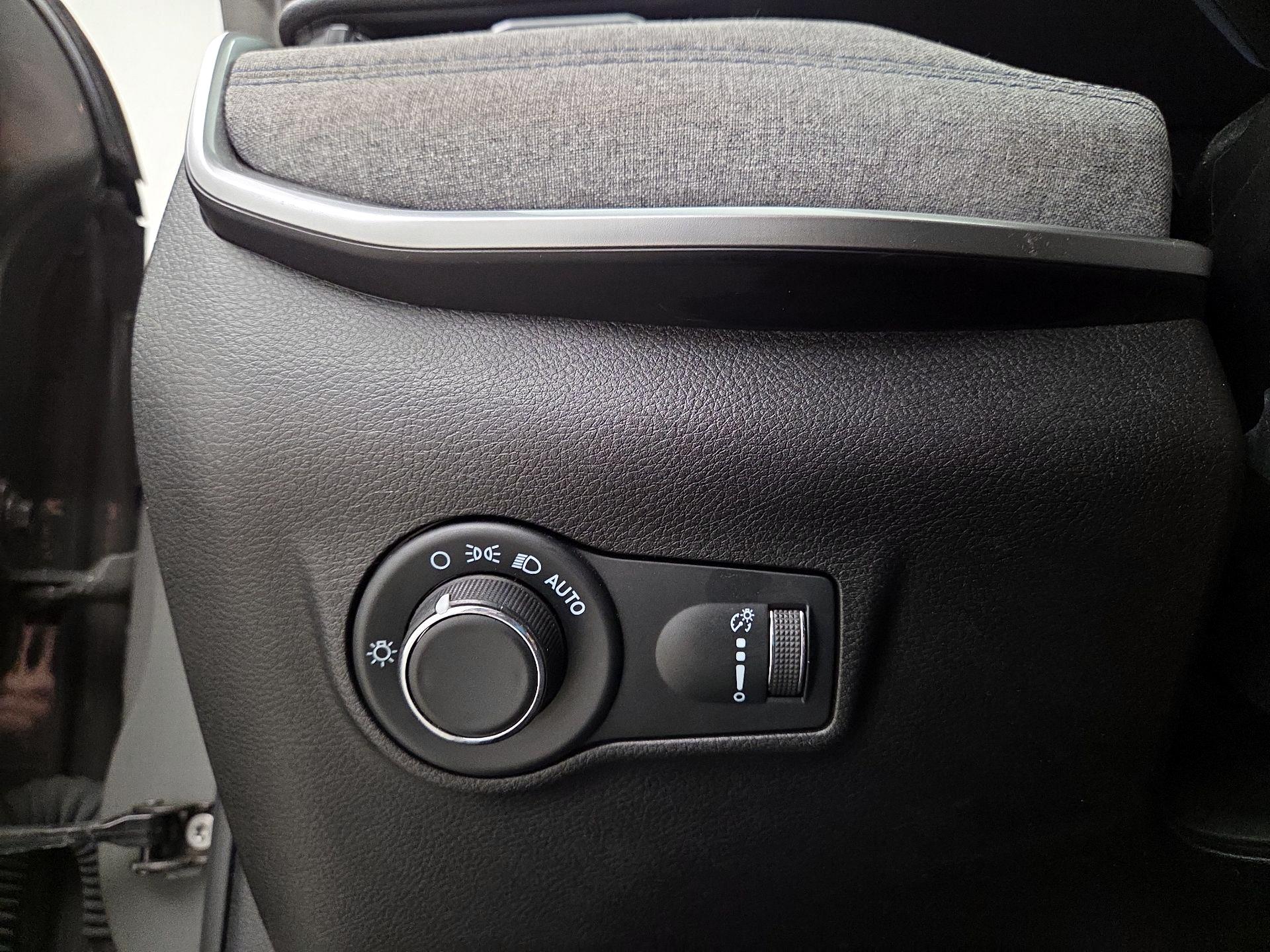 Thumbnail: 2023 Jeep Compass - 13