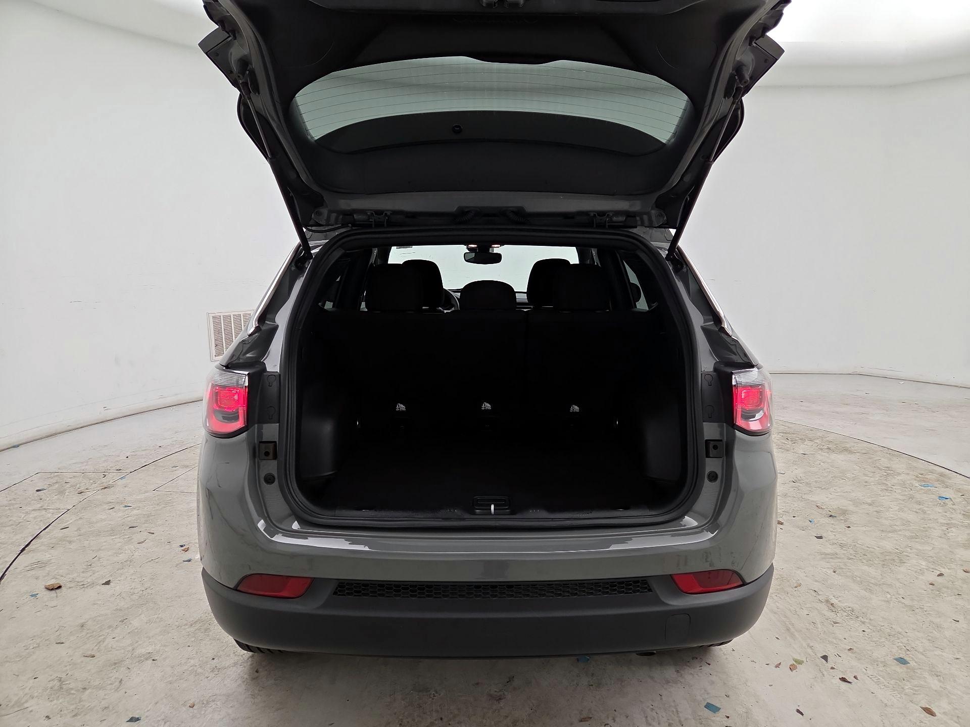 Thumbnail: 2023 Jeep Compass - 20