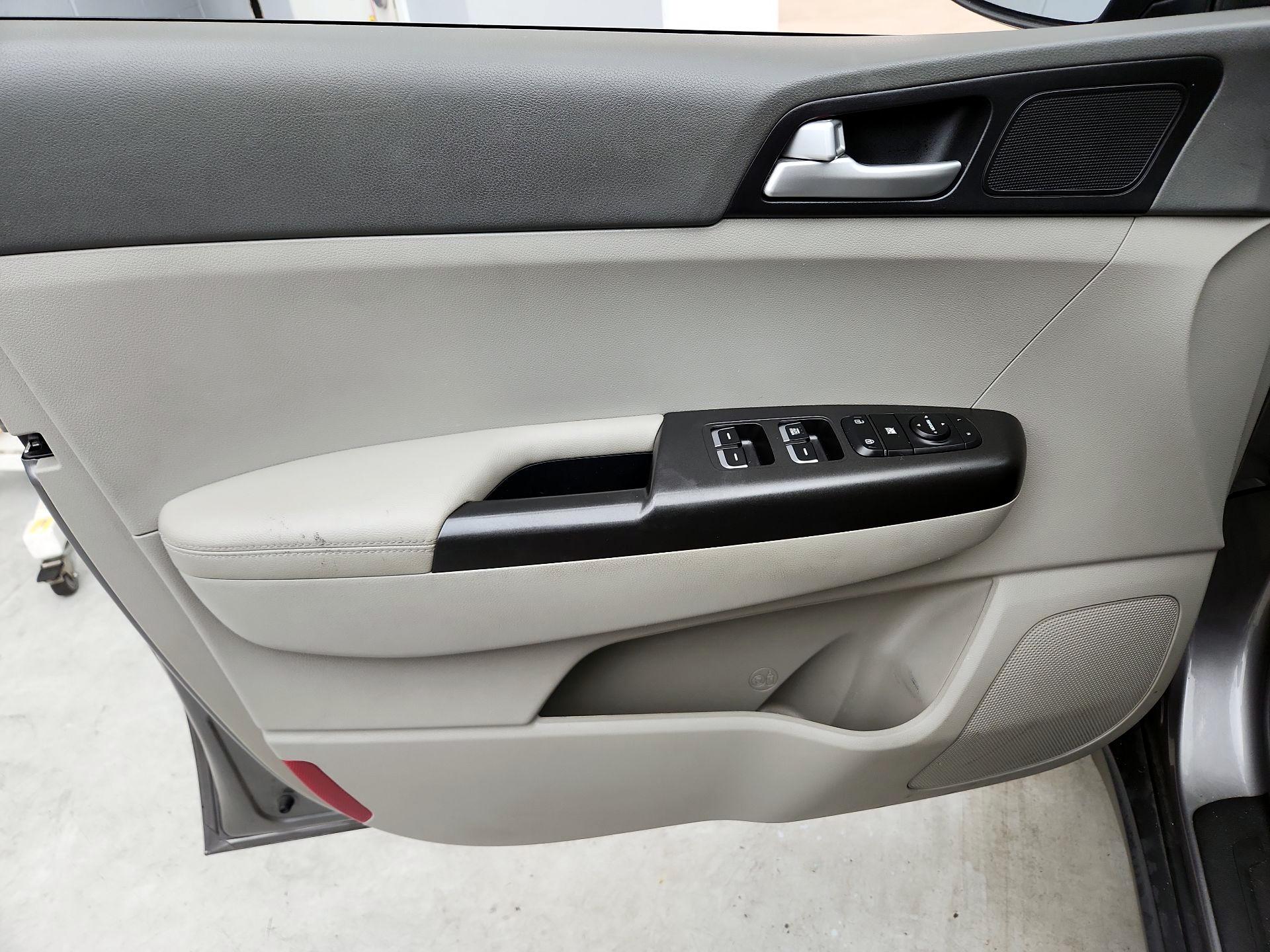 Thumbnail: 2019 Kia Sportage - 12