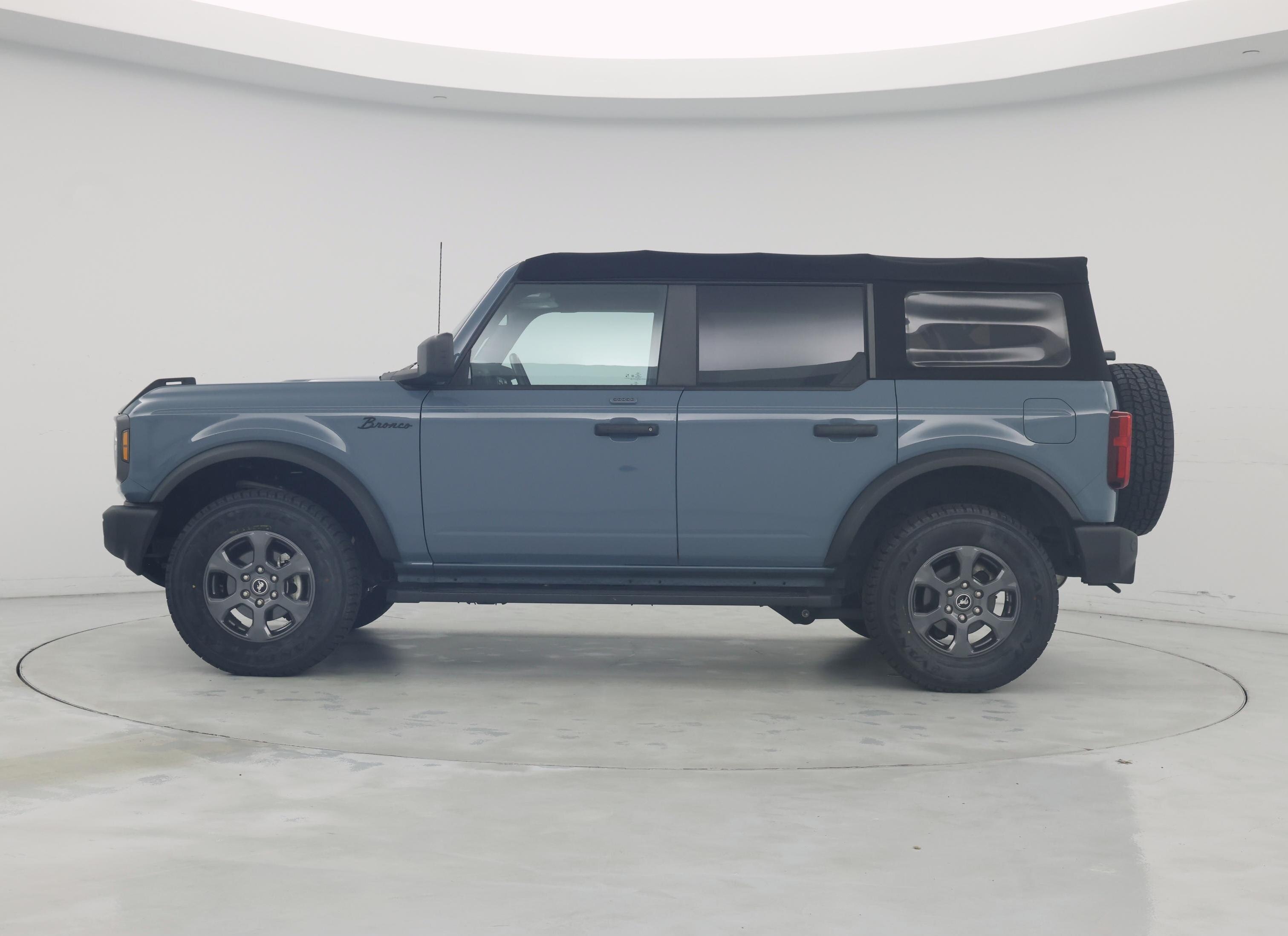 Thumbnail: 2022 Ford Bronco - 3
