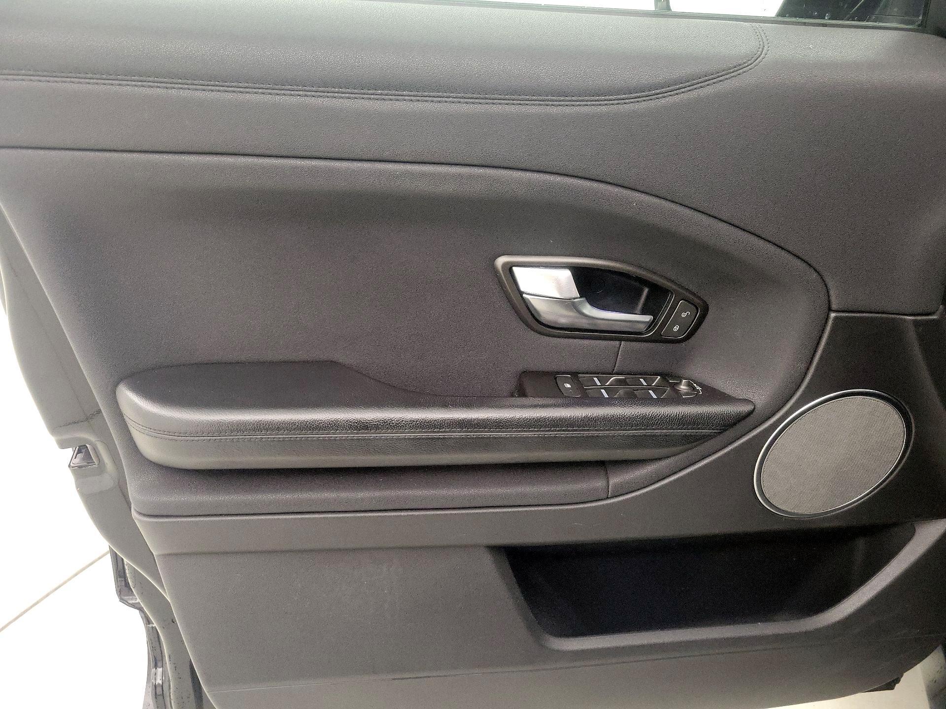 Thumbnail: 2019 Land Rover Range Rover Evoque - 12