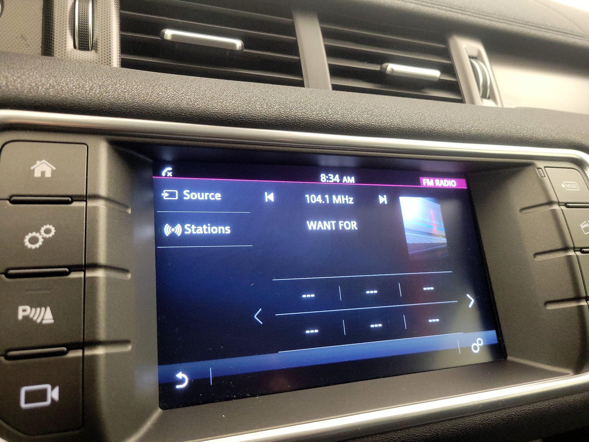 Thumbnail: 2019 Land Rover Range Rover Evoque - 16