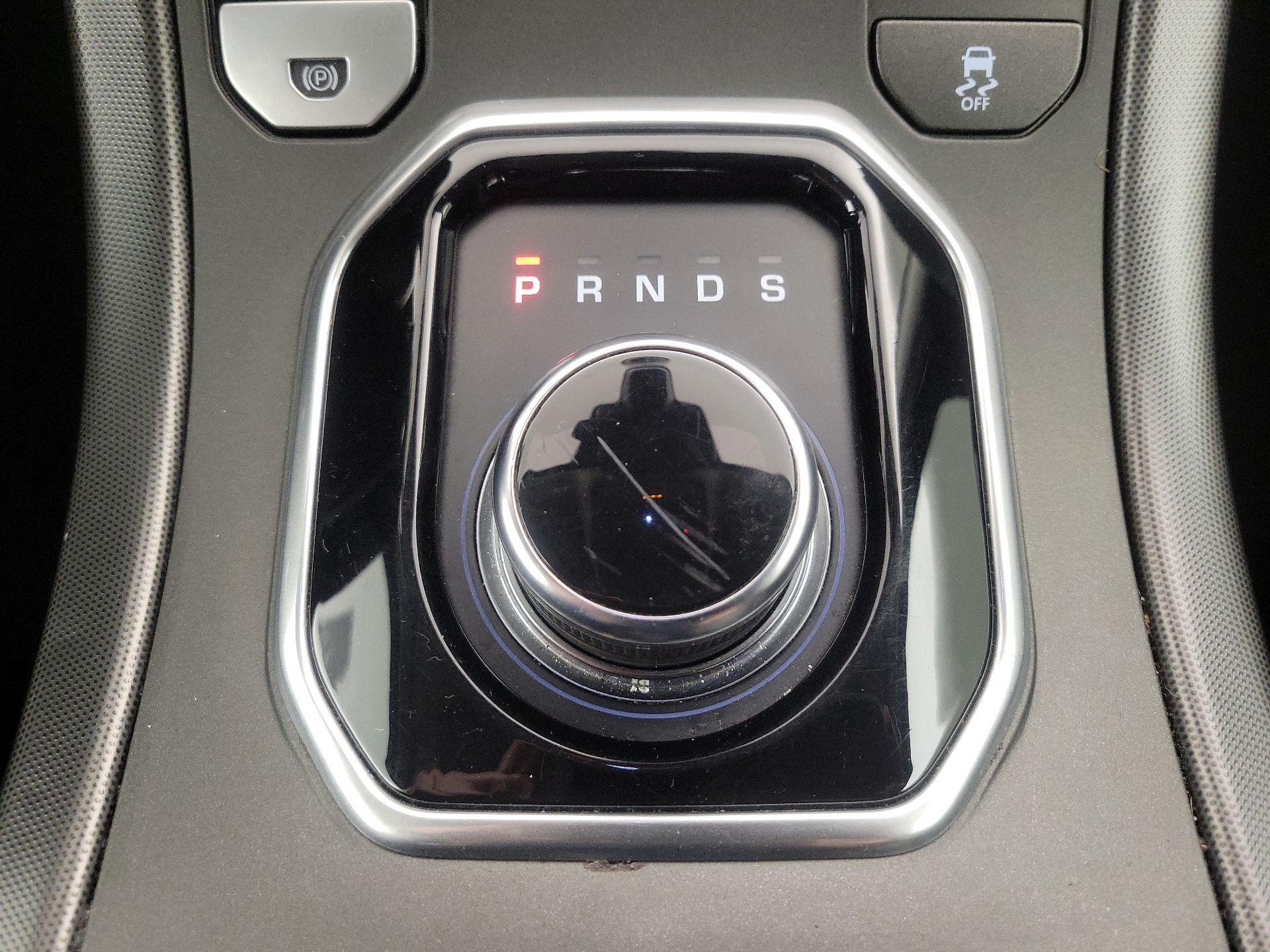 Thumbnail: 2019 Land Rover Range Rover Evoque - 18