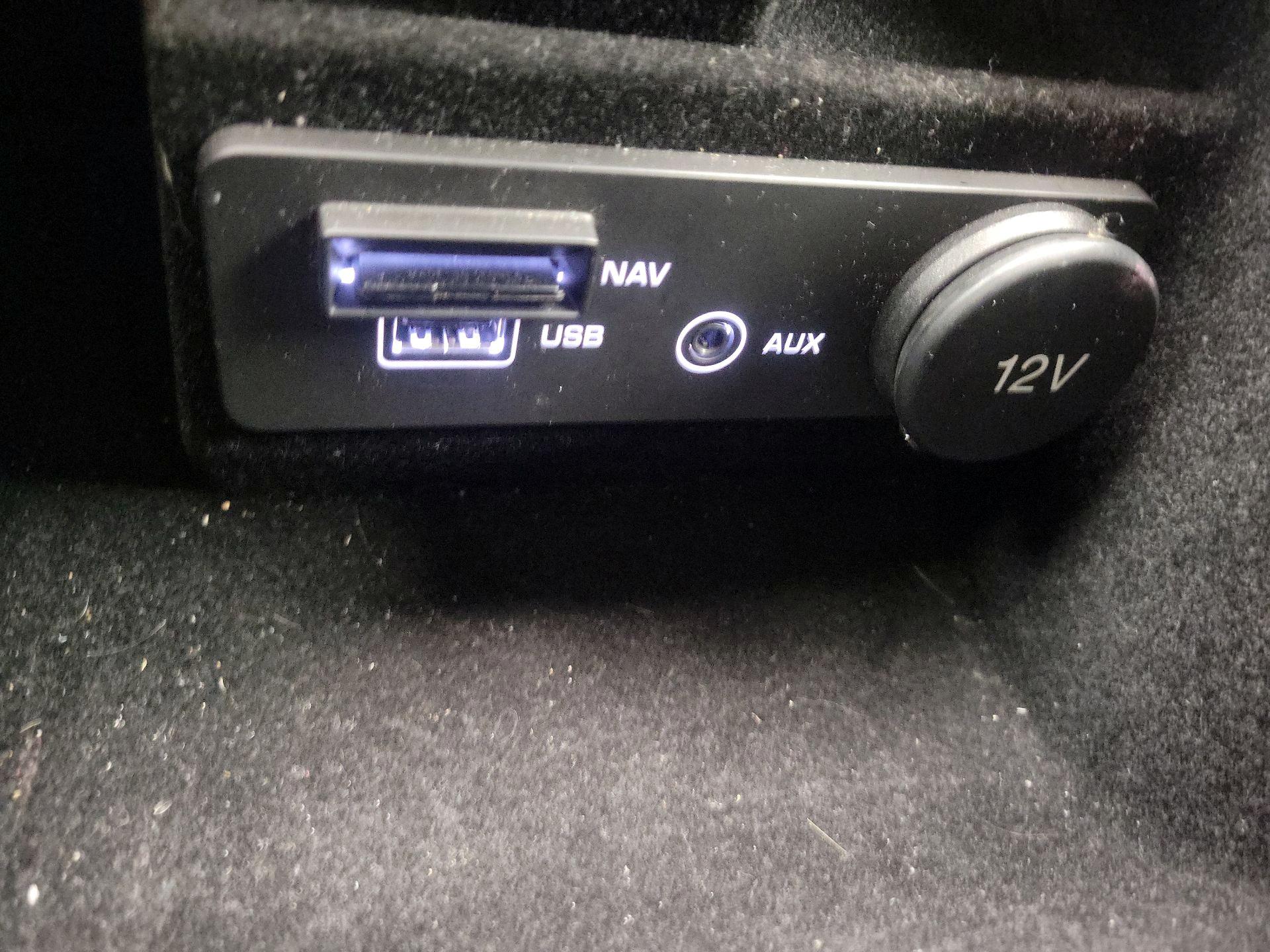 Thumbnail: 2019 Land Rover Range Rover Evoque - 19