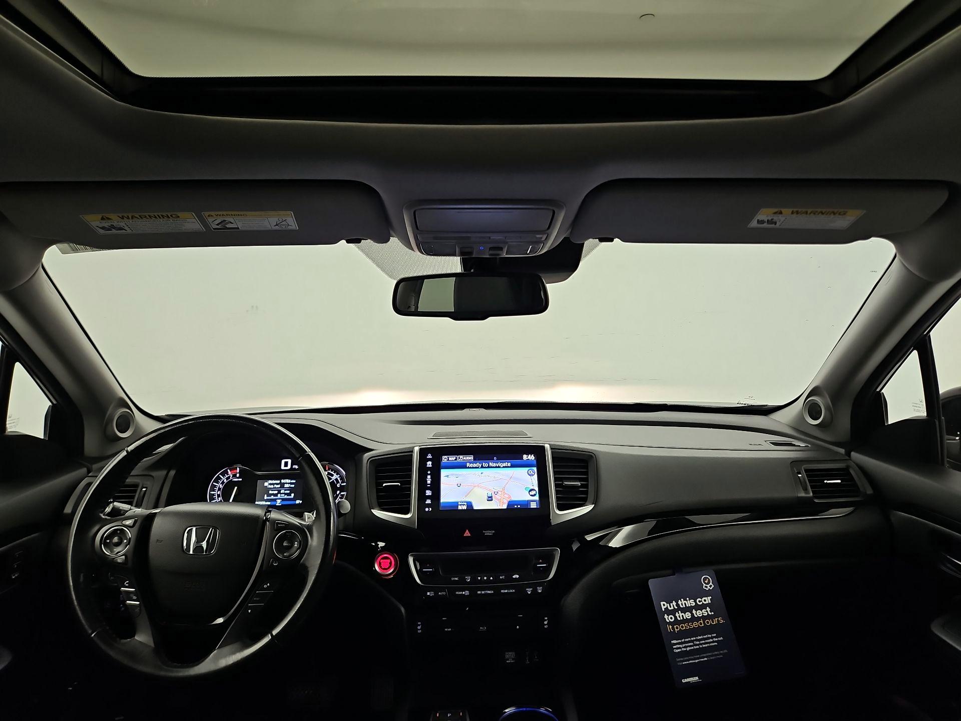 Thumbnail: 2017 Honda Pilot - 9