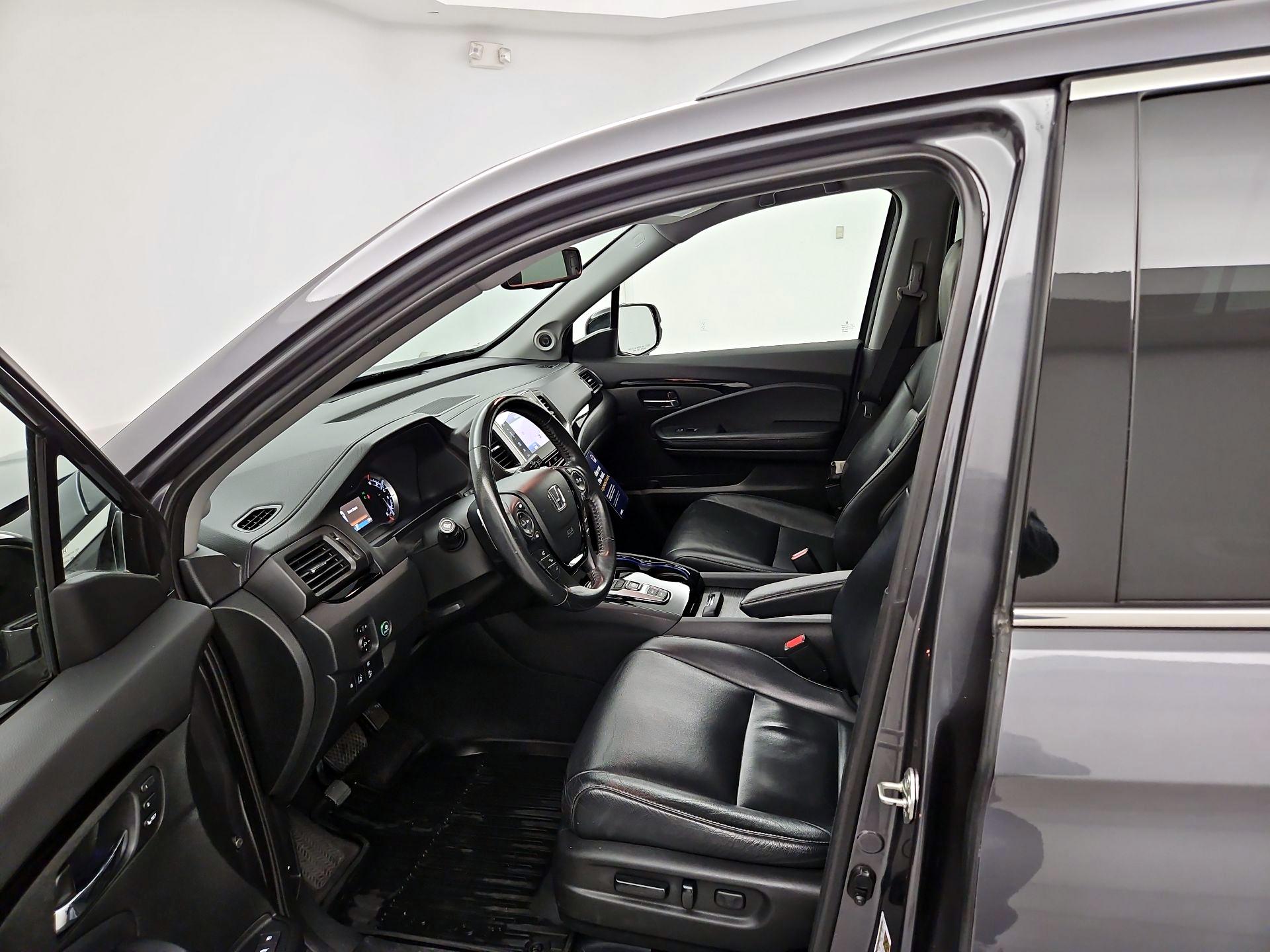 Thumbnail: 2017 Honda Pilot - 11