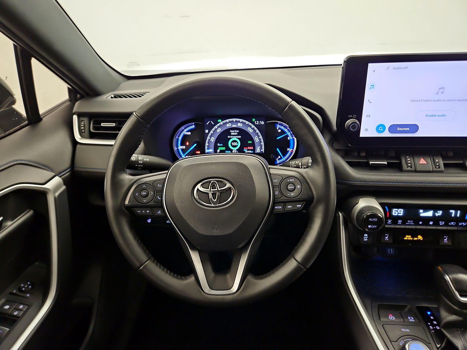 Thumbnail: 2023 Toyota RAV4 - 10