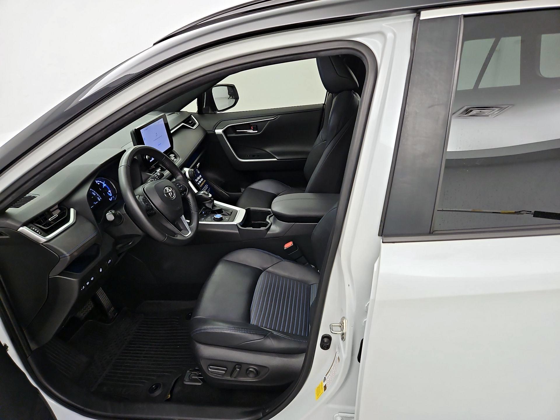 Thumbnail: 2023 Toyota RAV4 - 11