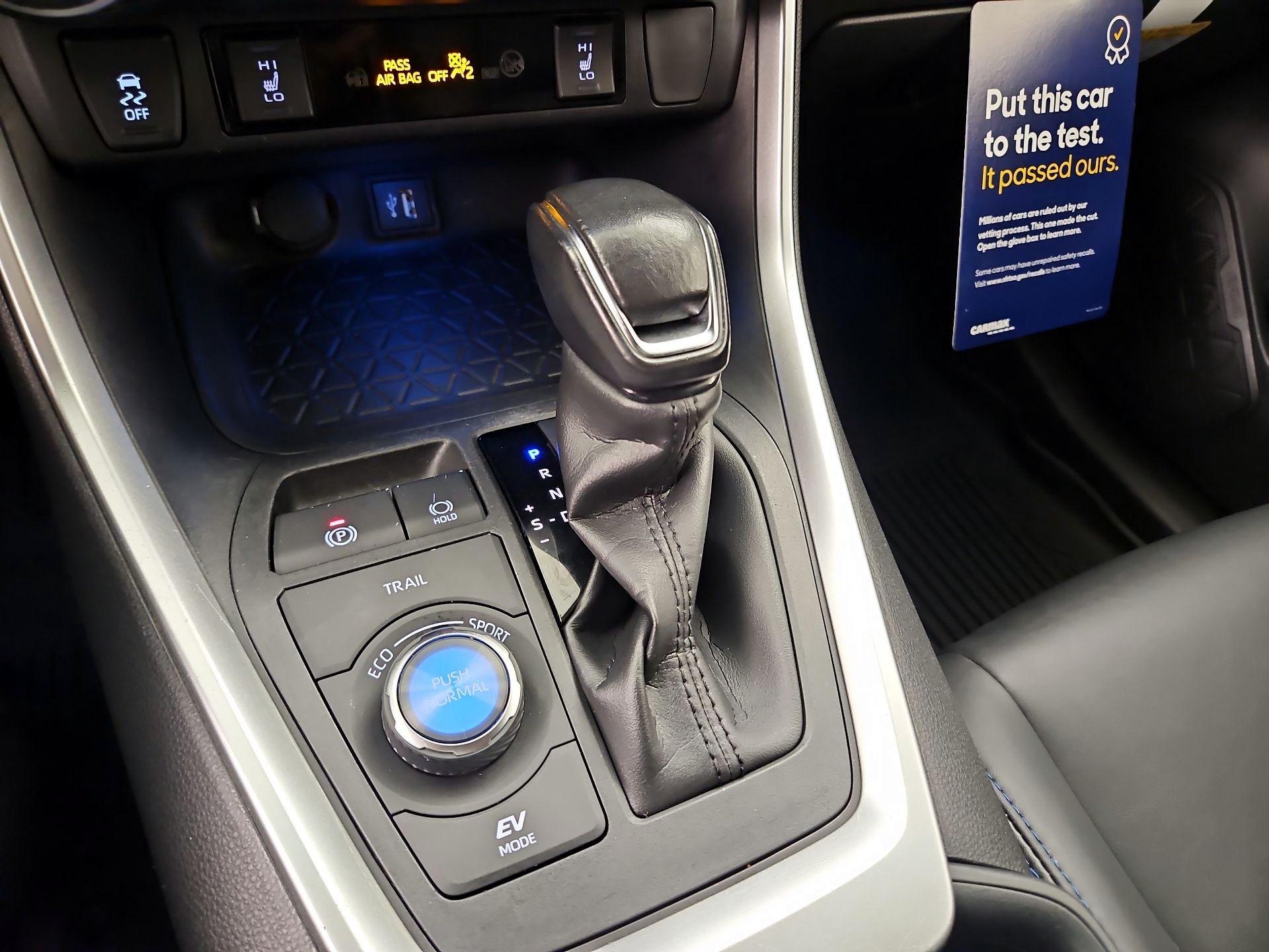 Thumbnail: 2023 Toyota RAV4 - 17