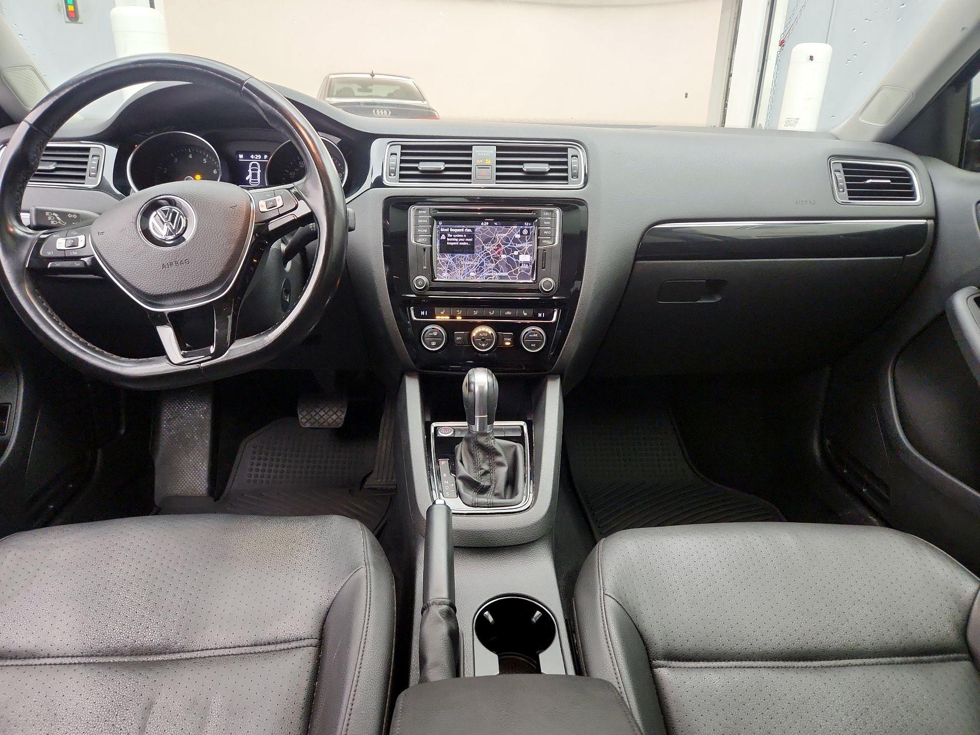 Thumbnail: 2017 Volkswagen Jetta - 9