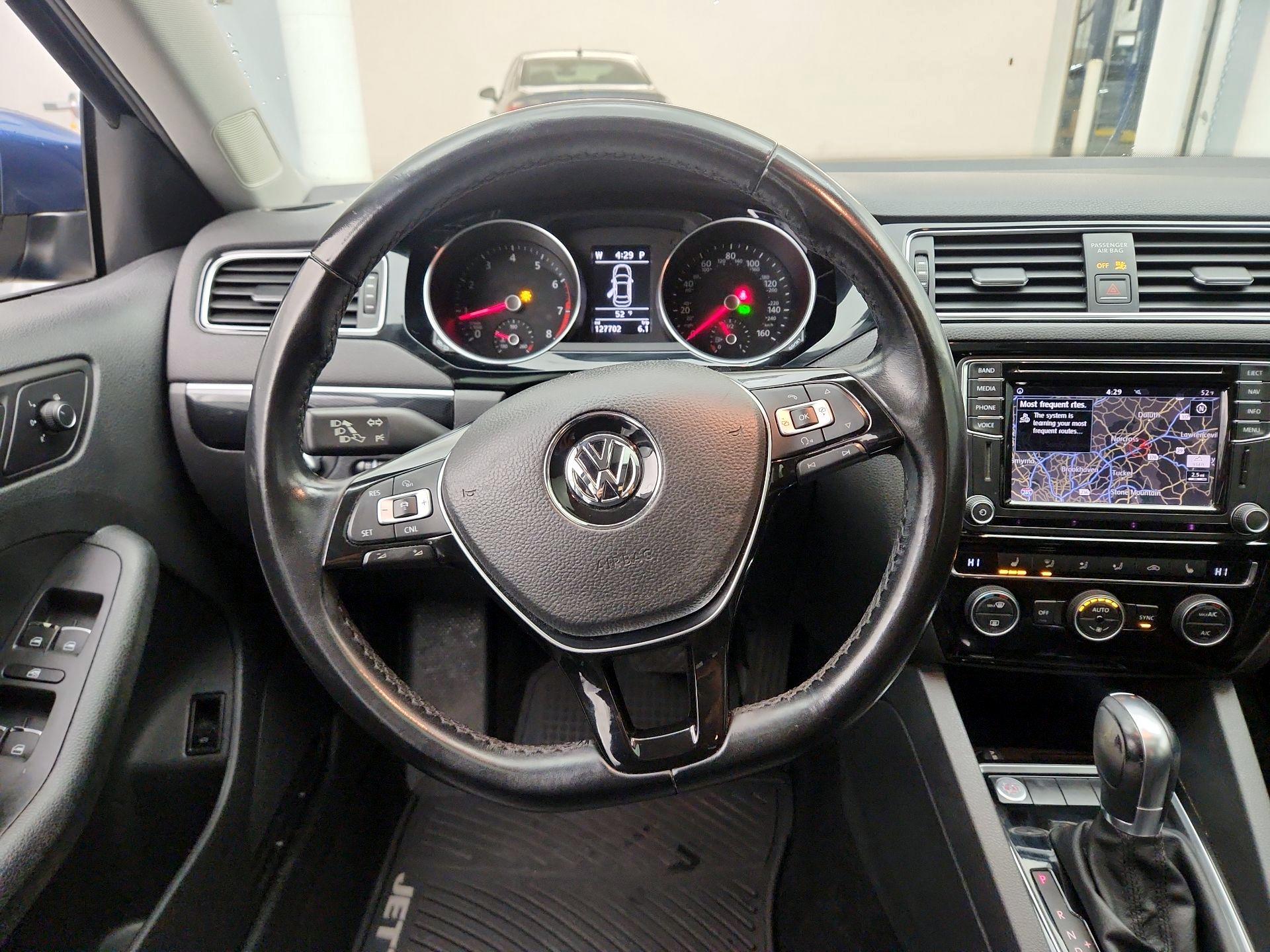 Thumbnail: 2017 Volkswagen Jetta - 10