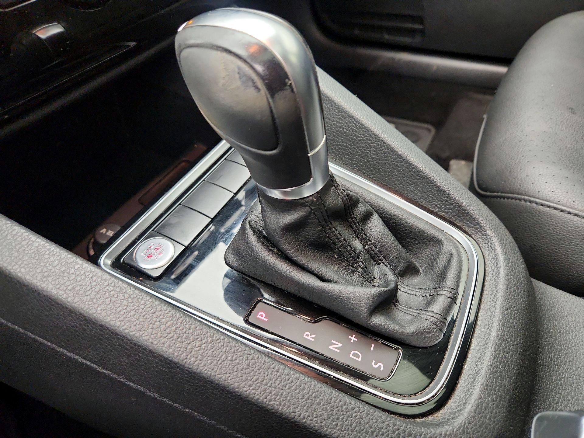 Thumbnail: 2017 Volkswagen Jetta - 18