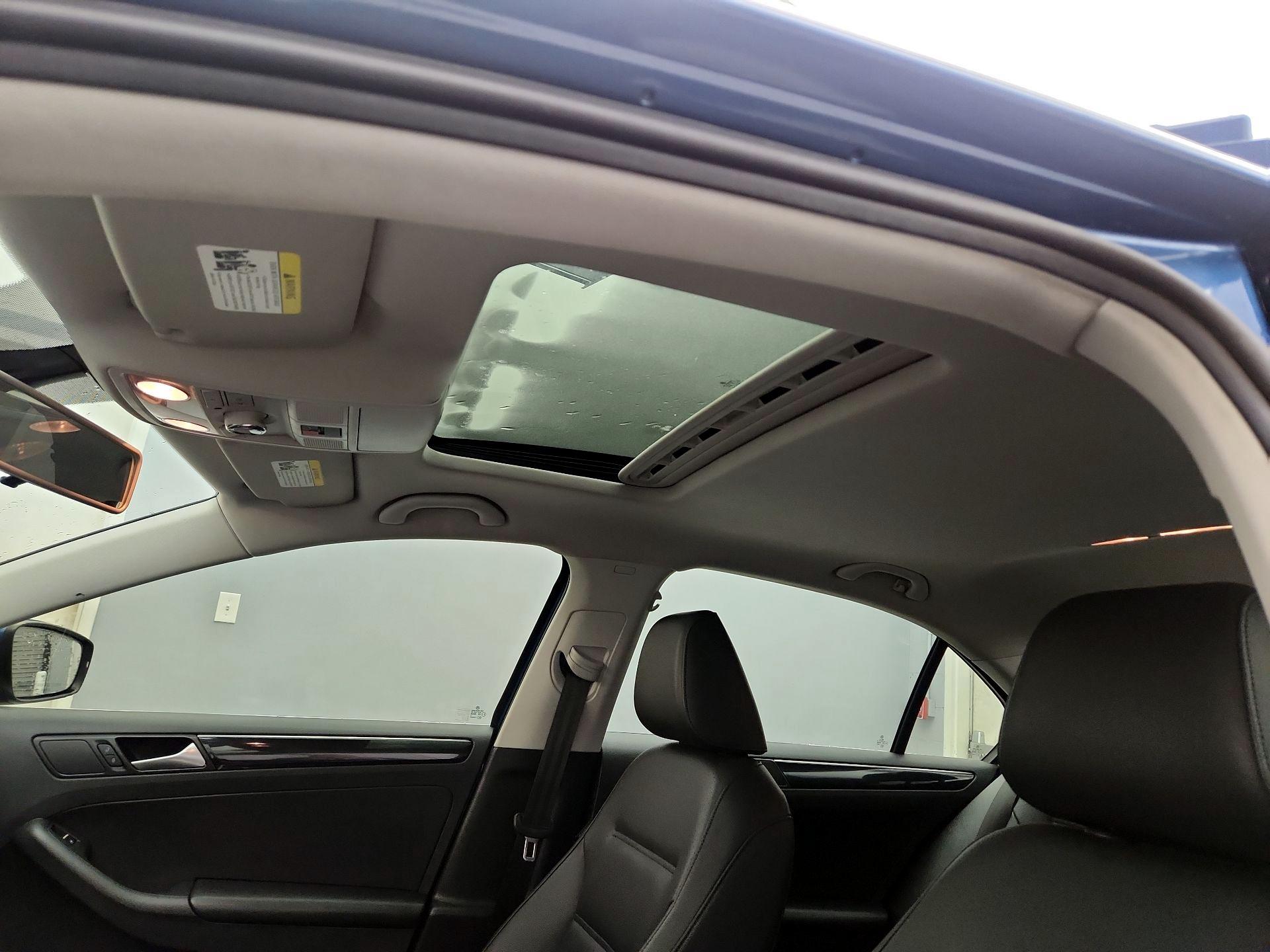 Thumbnail: 2017 Volkswagen Jetta - 20