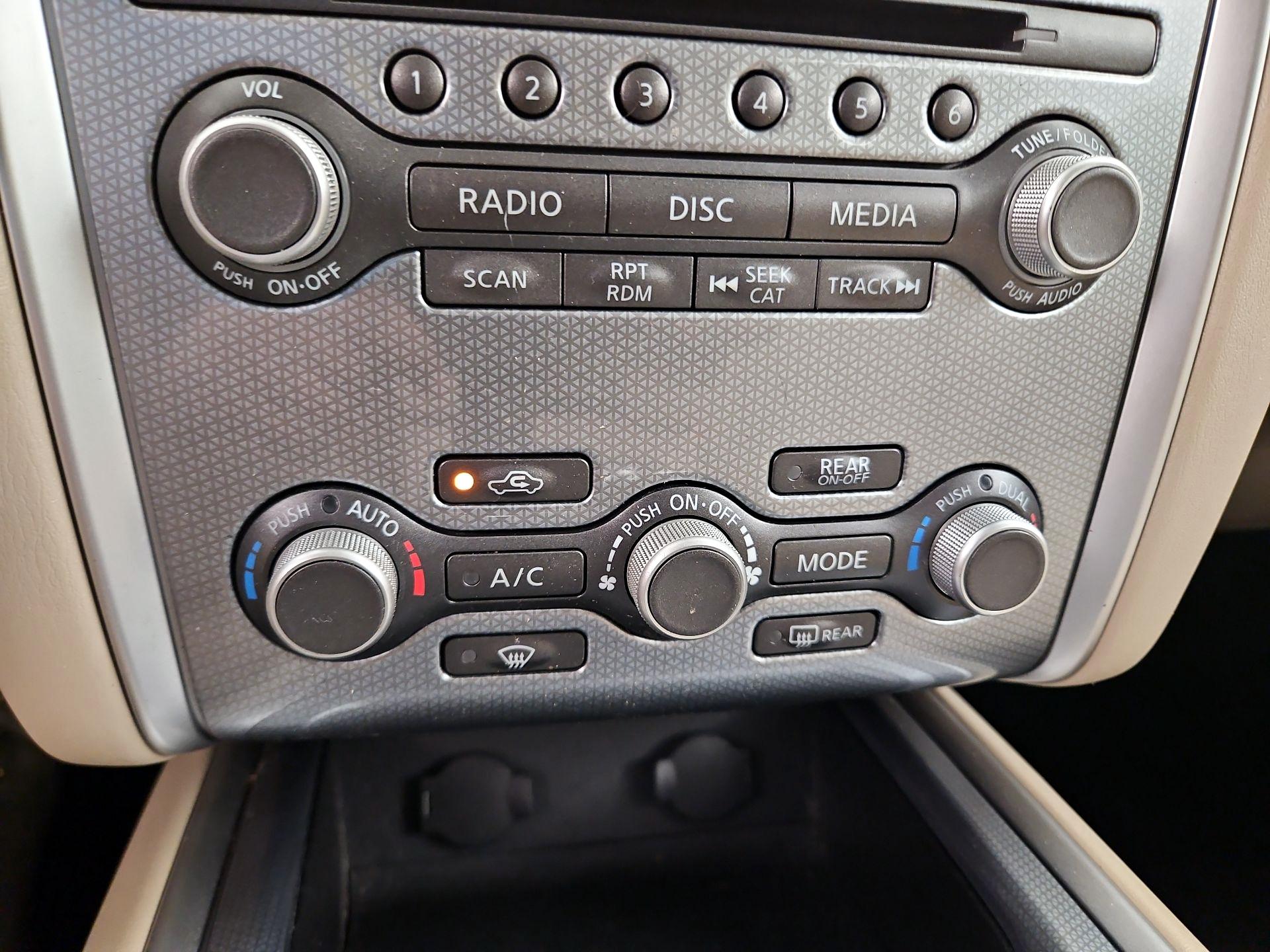 Thumbnail: 2017 Nissan Pathfinder - 17