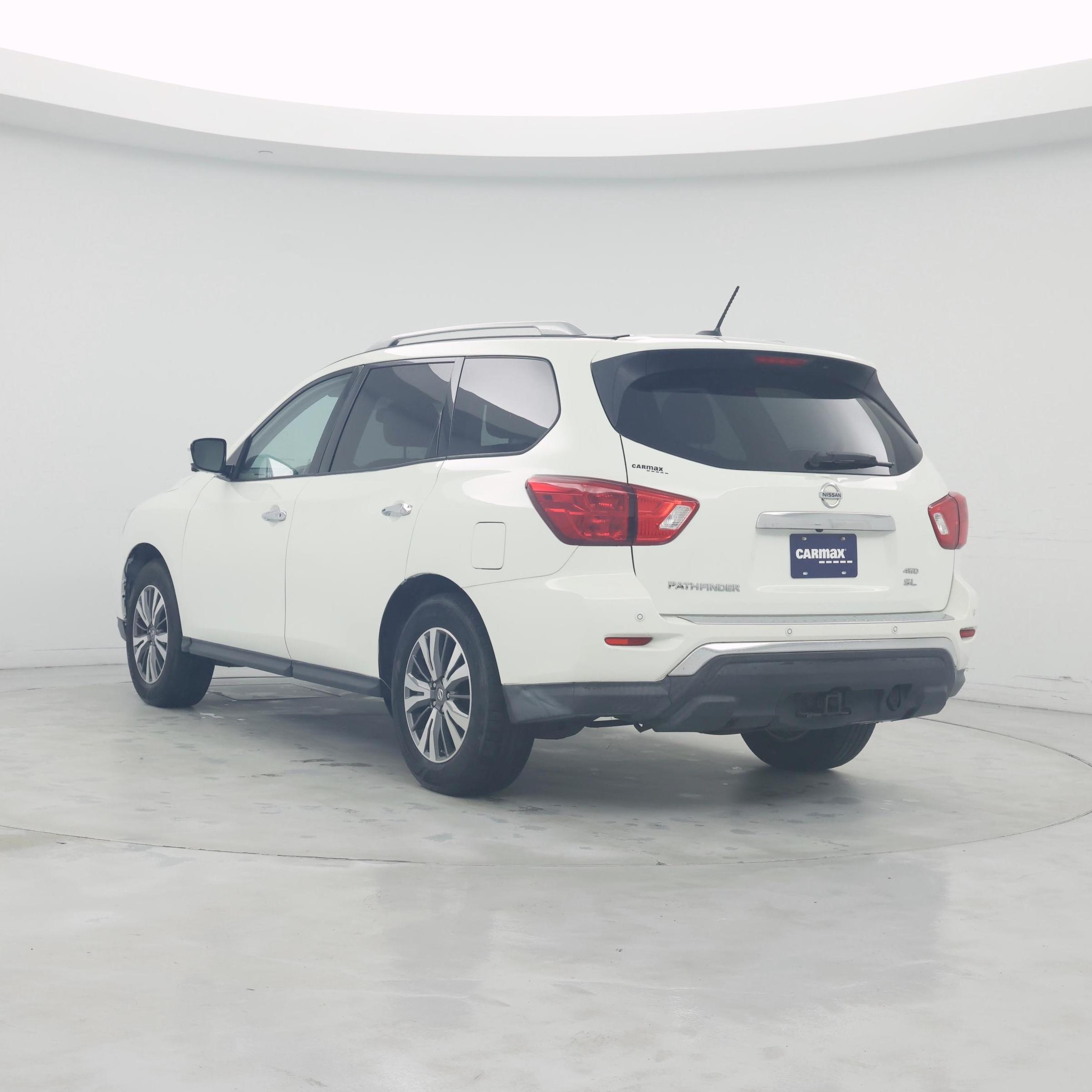 Thumbnail: 2017 Nissan Pathfinder - 2