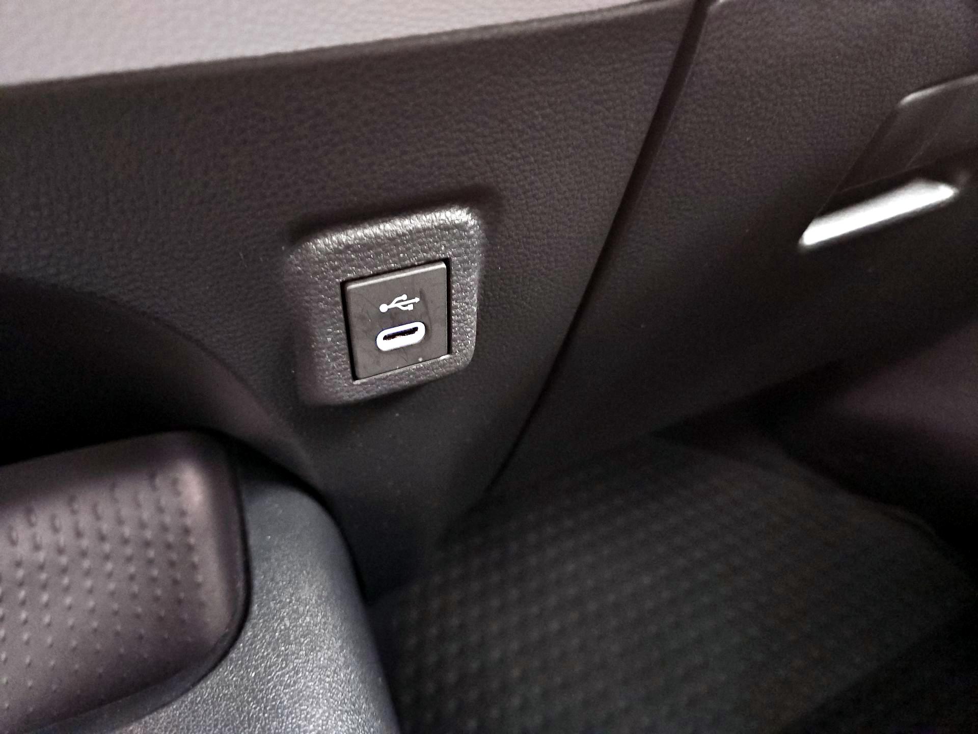 Thumbnail: 2024 Toyota Corolla - 18