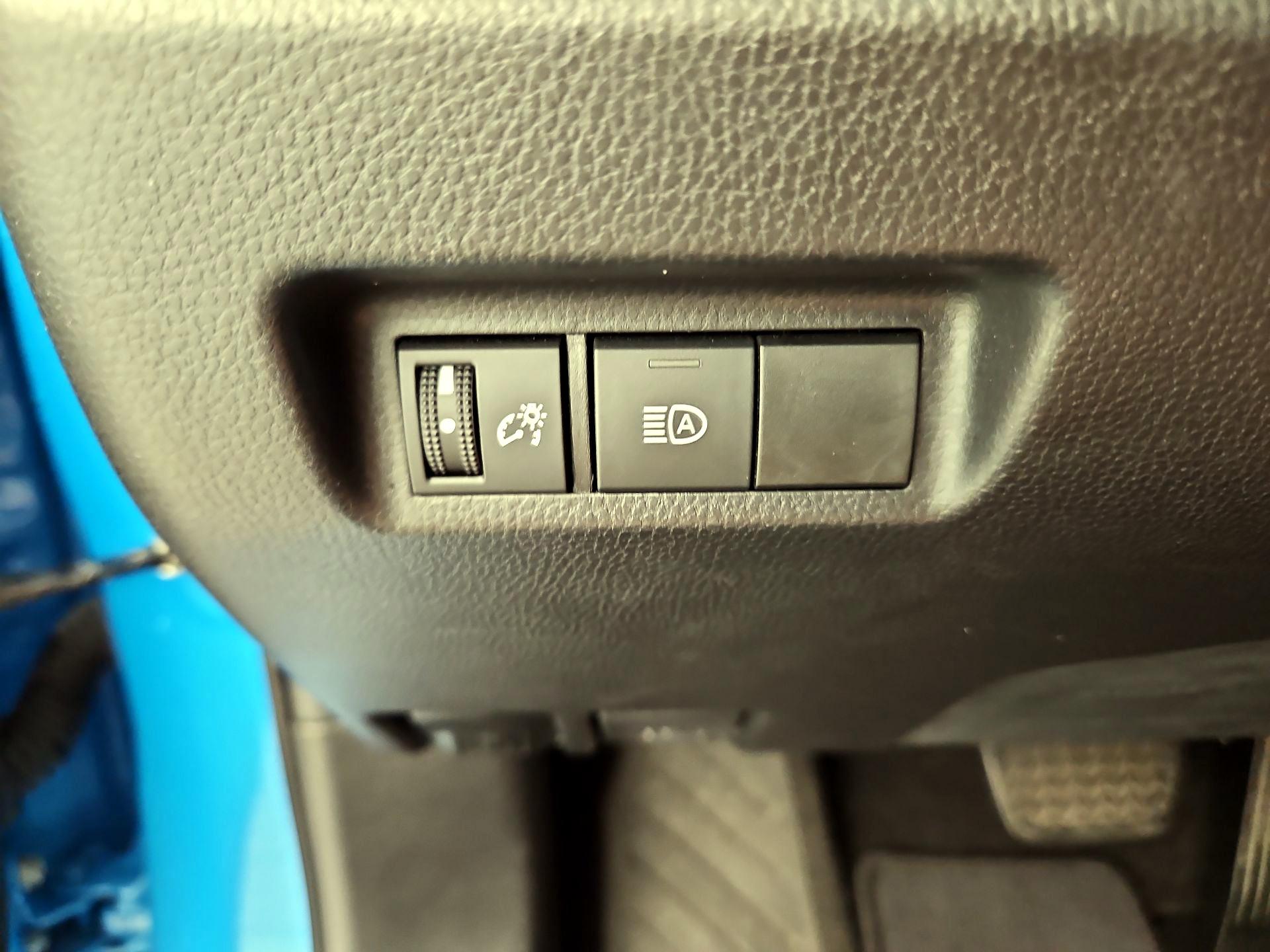 Thumbnail: 2021 Toyota RAV4 - 13