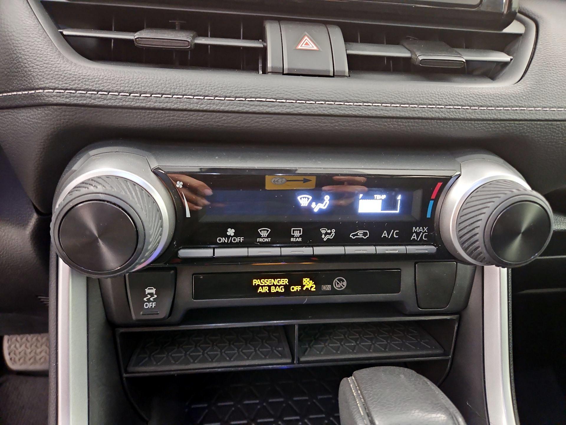 Thumbnail: 2021 Toyota RAV4 - 16