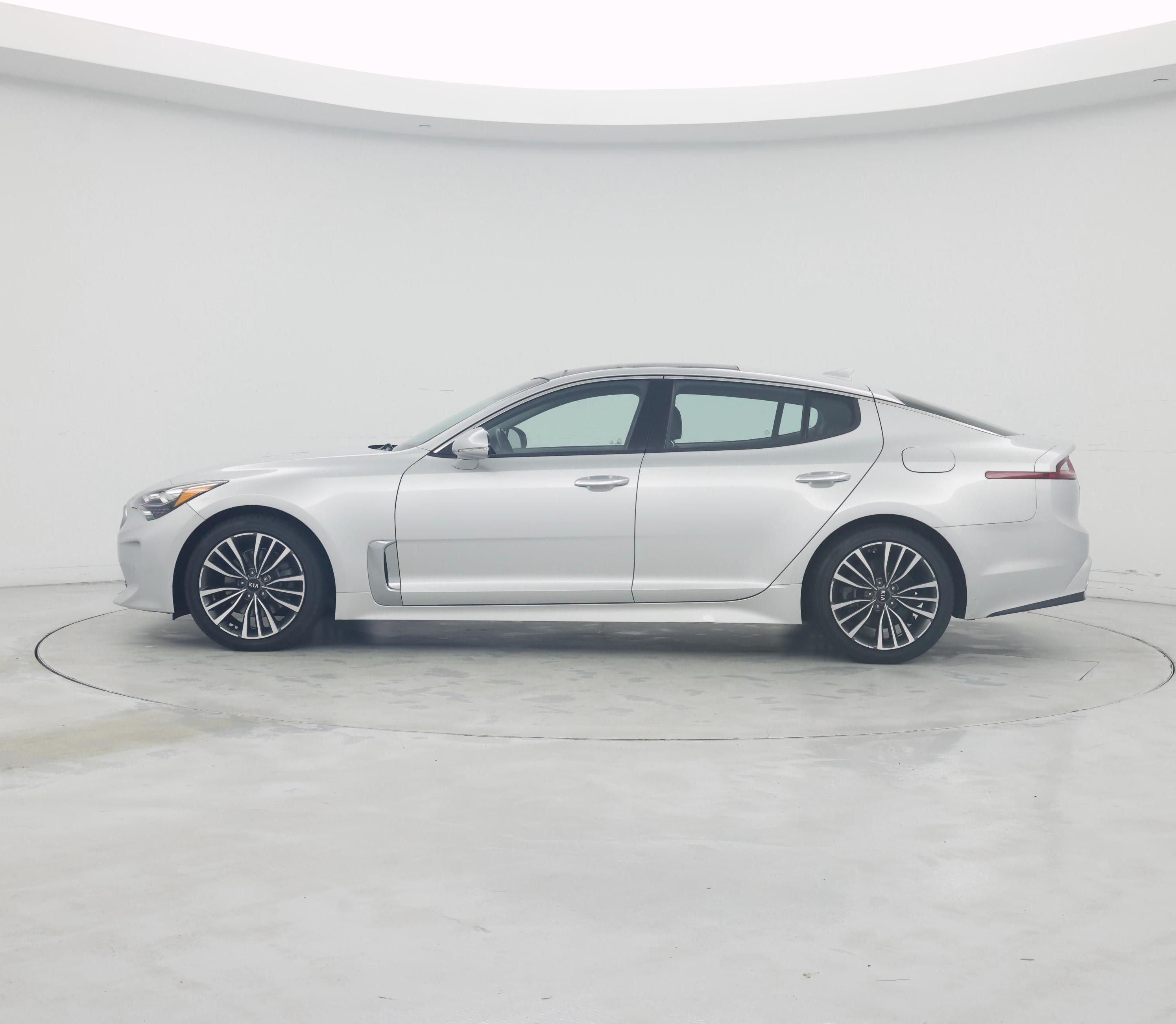 Thumbnail: 2018 Kia Stinger - 3