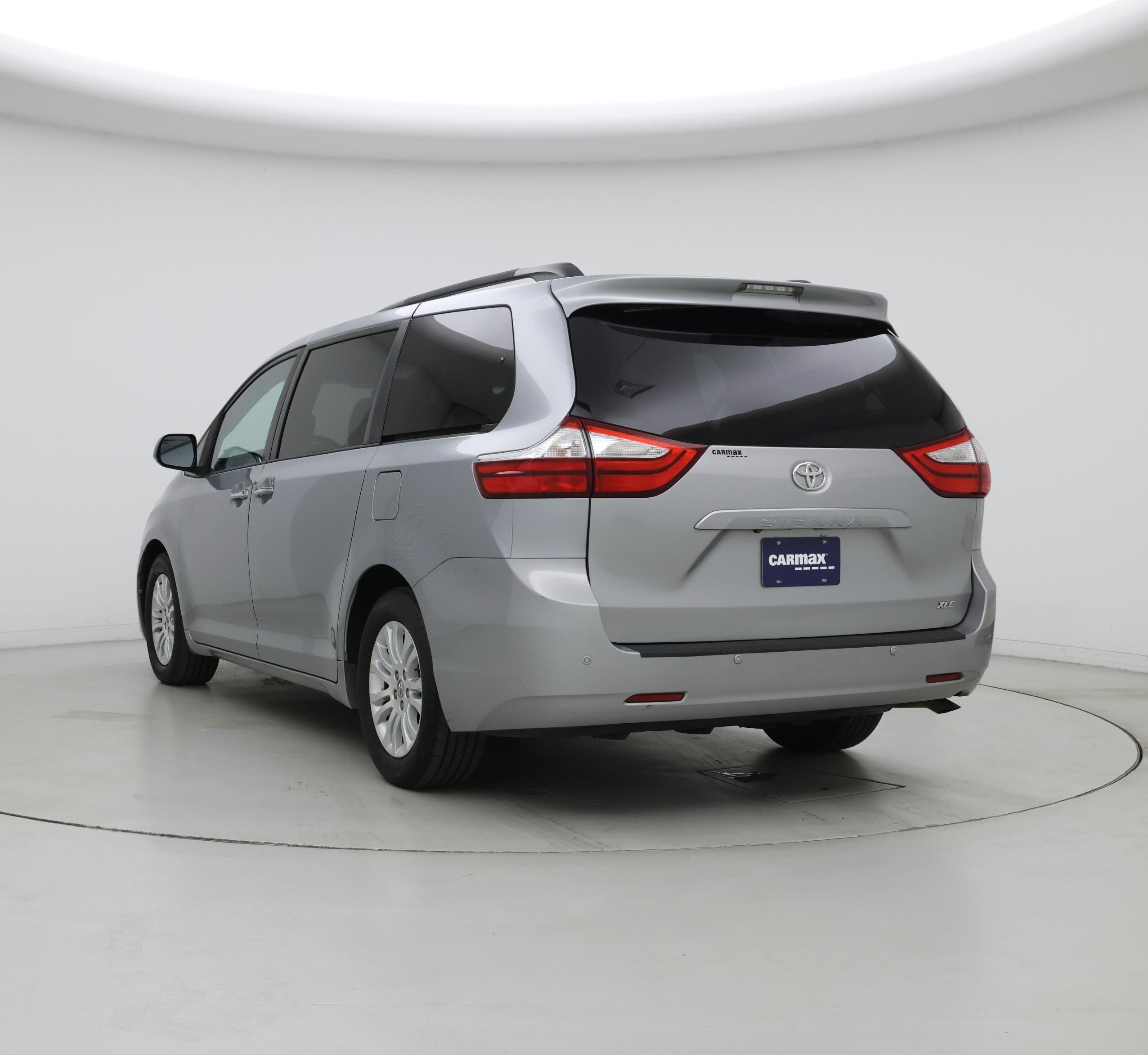 Thumbnail: 2015 Toyota Sienna - 2