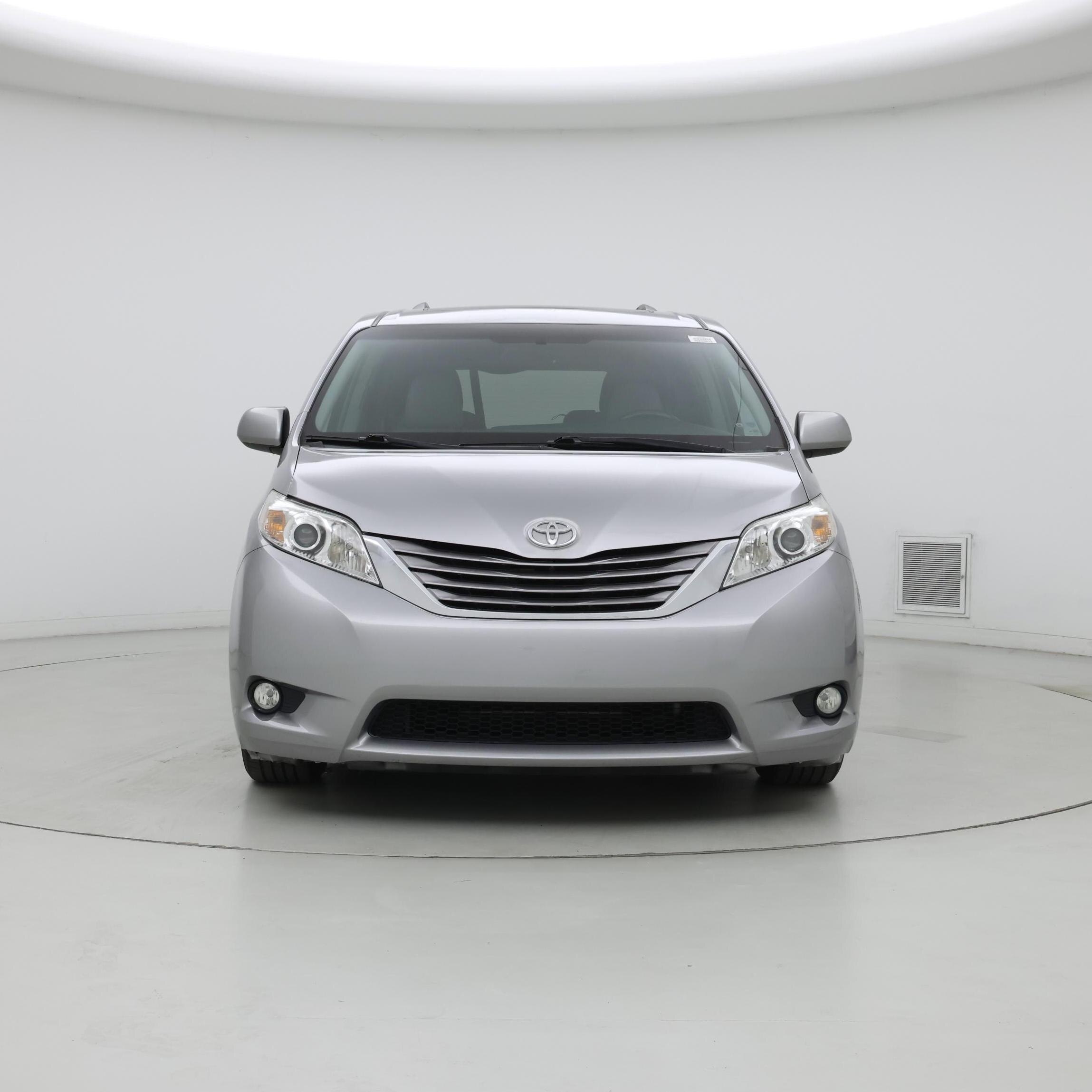 Thumbnail: 2015 Toyota Sienna - 5