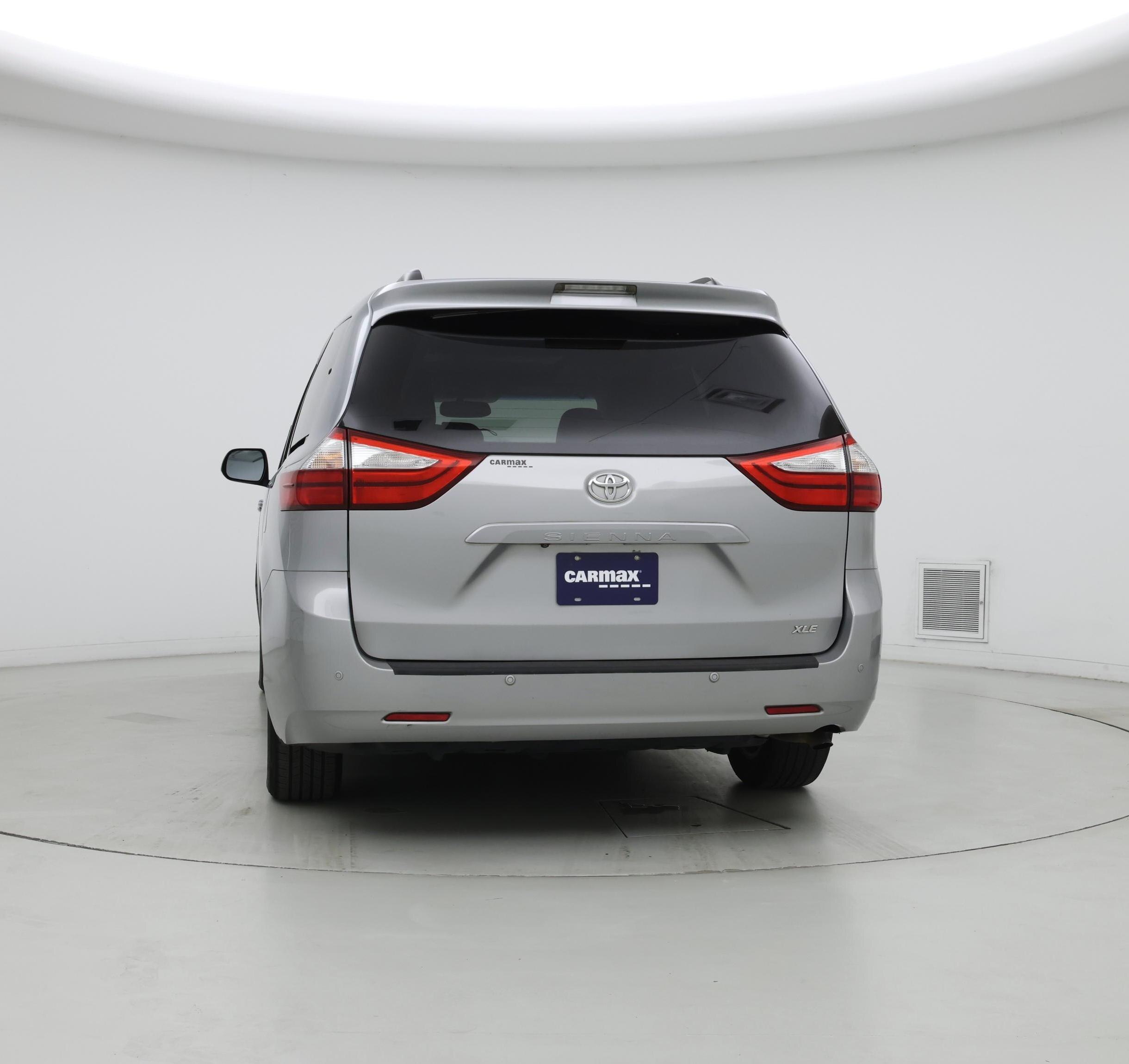 Thumbnail: 2015 Toyota Sienna - 6