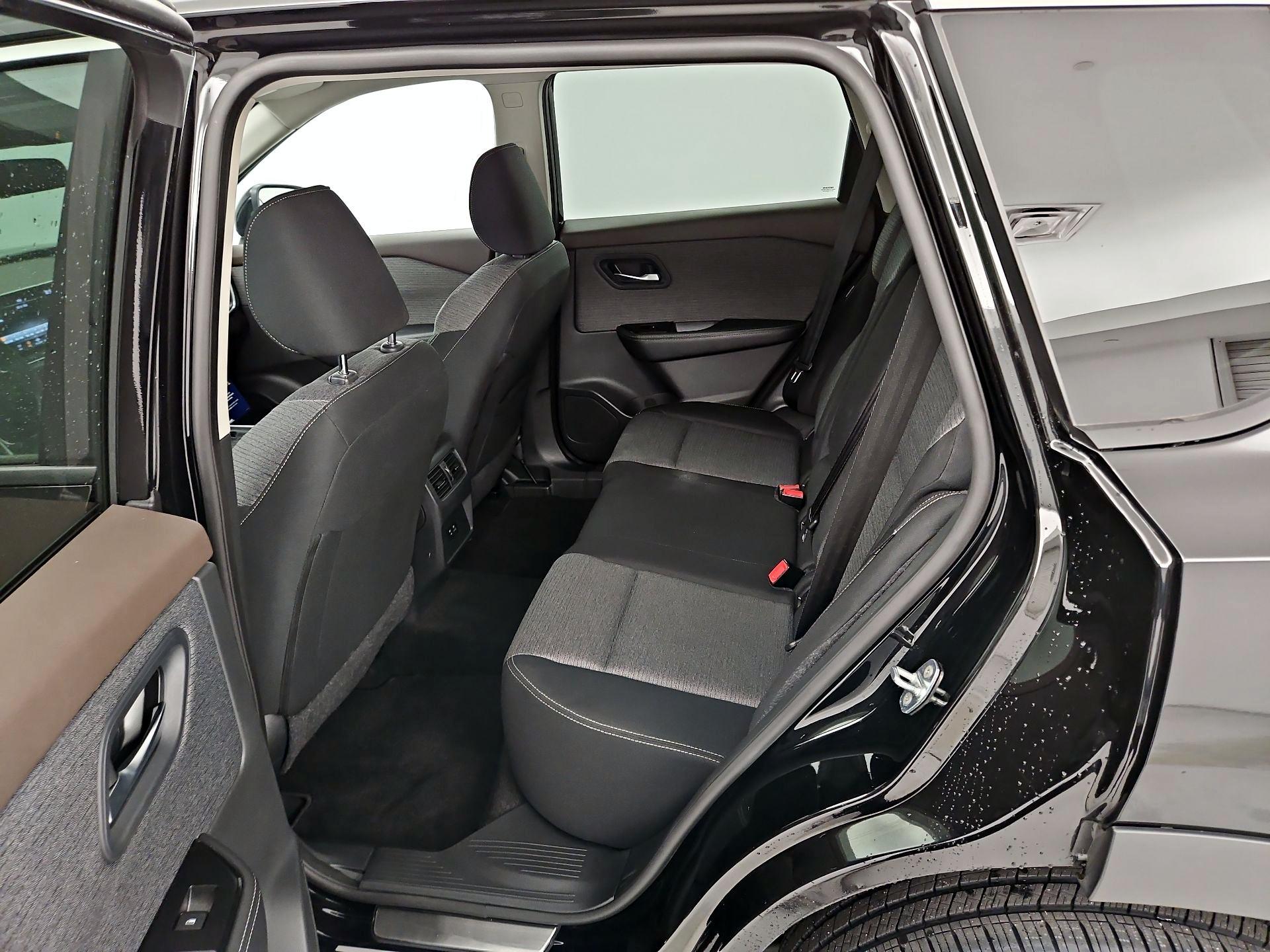 Thumbnail: 2023 Nissan Rogue - 19