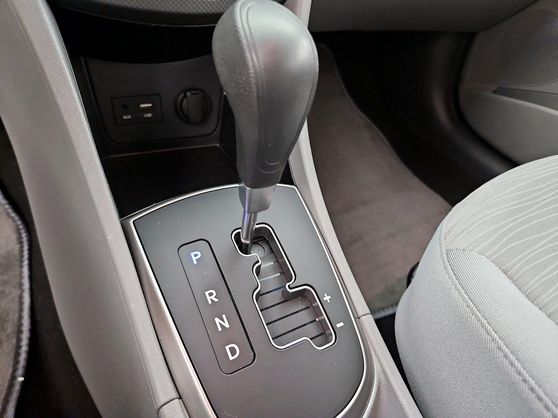 Thumbnail: 2015 Hyundai Accent - 16