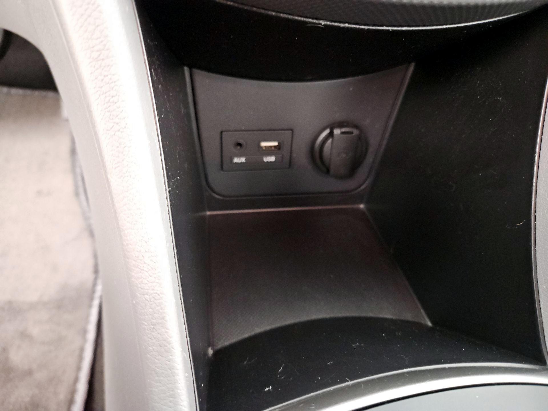 Thumbnail: 2015 Hyundai Accent - 17