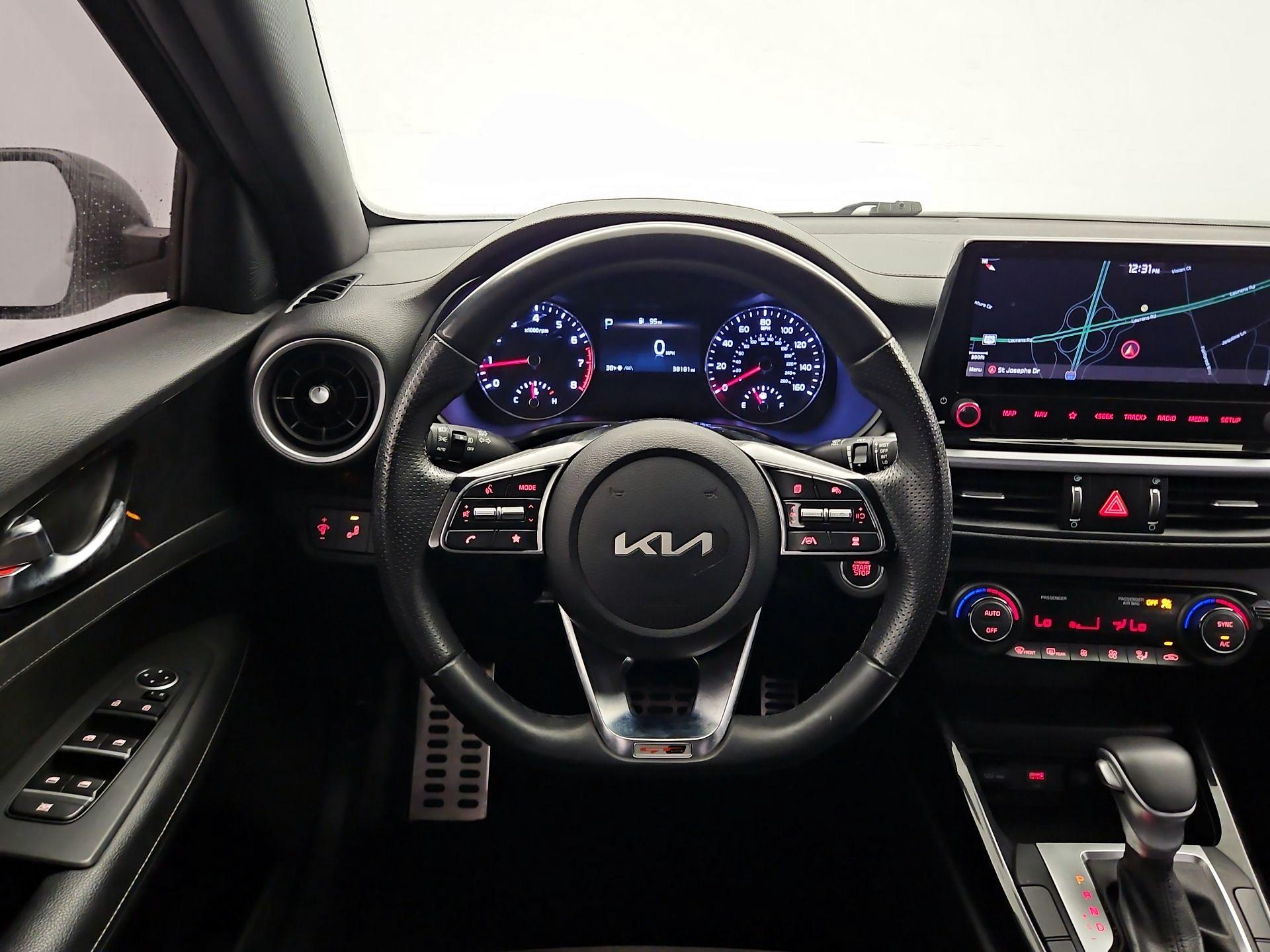 Thumbnail: 2022 Kia Forte - 10