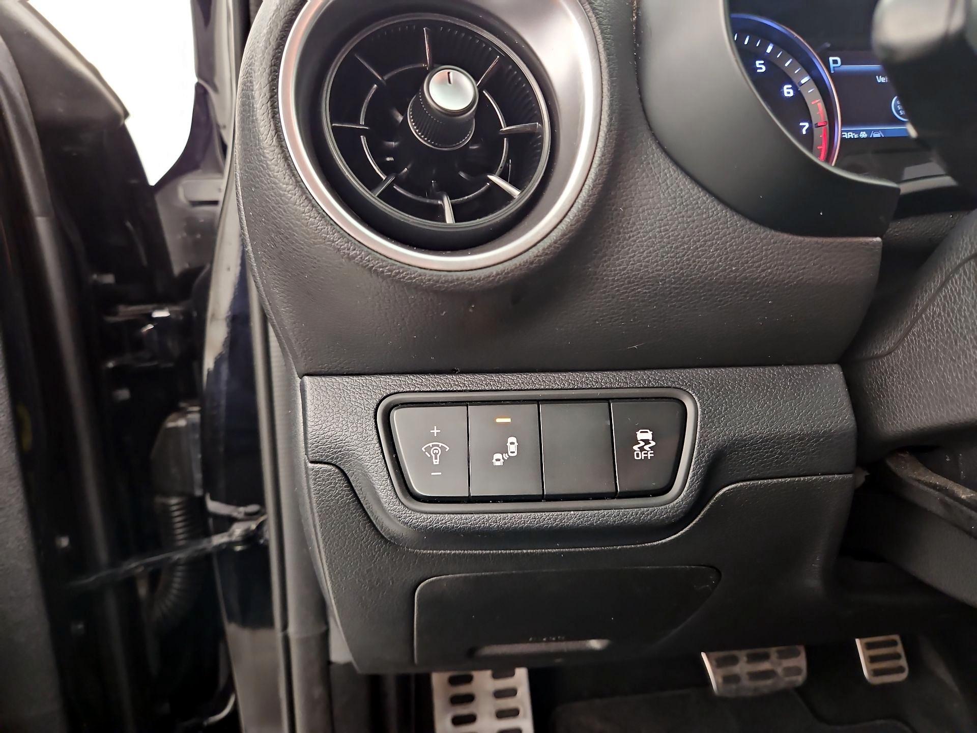 Thumbnail: 2022 Kia Forte - 13