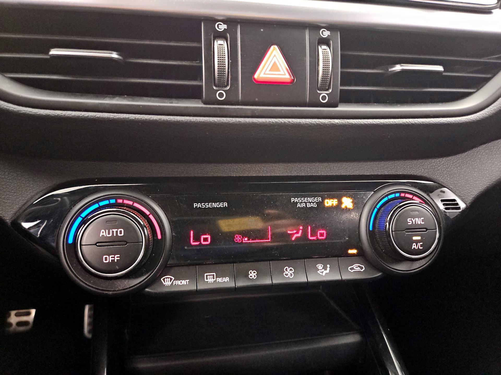 Thumbnail: 2022 Kia Forte - 17