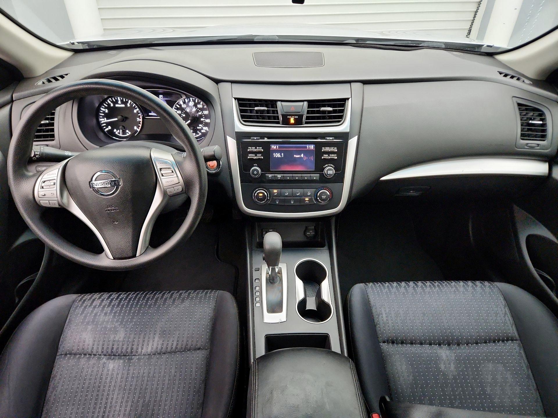 Thumbnail: 2016 Nissan Altima - 9