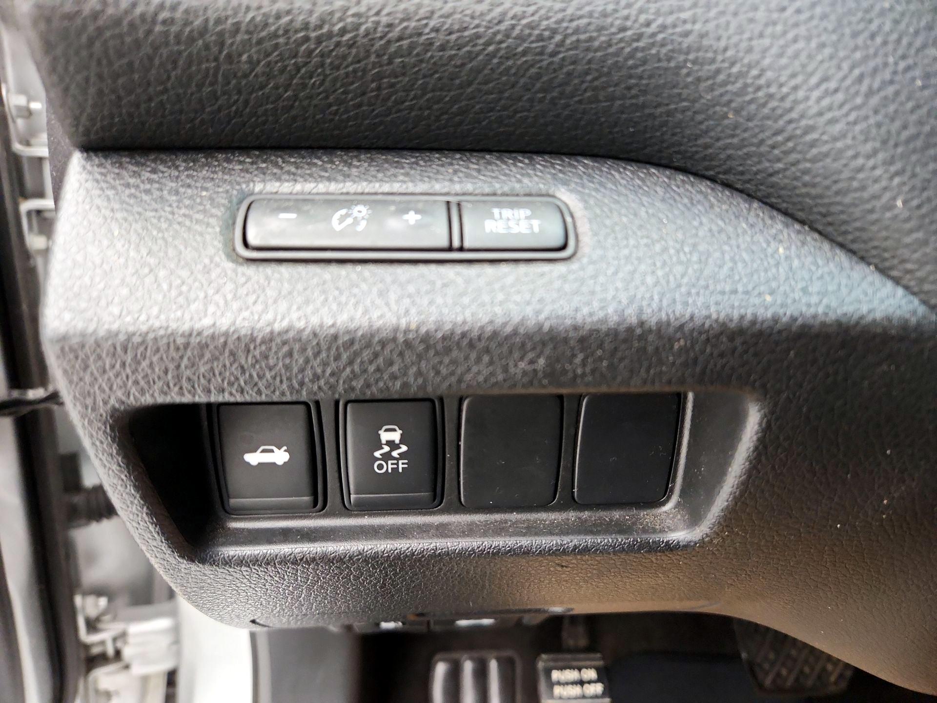 Thumbnail: 2016 Nissan Altima - 13